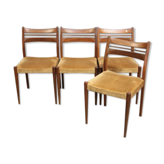 4 Scandivanian chairs
