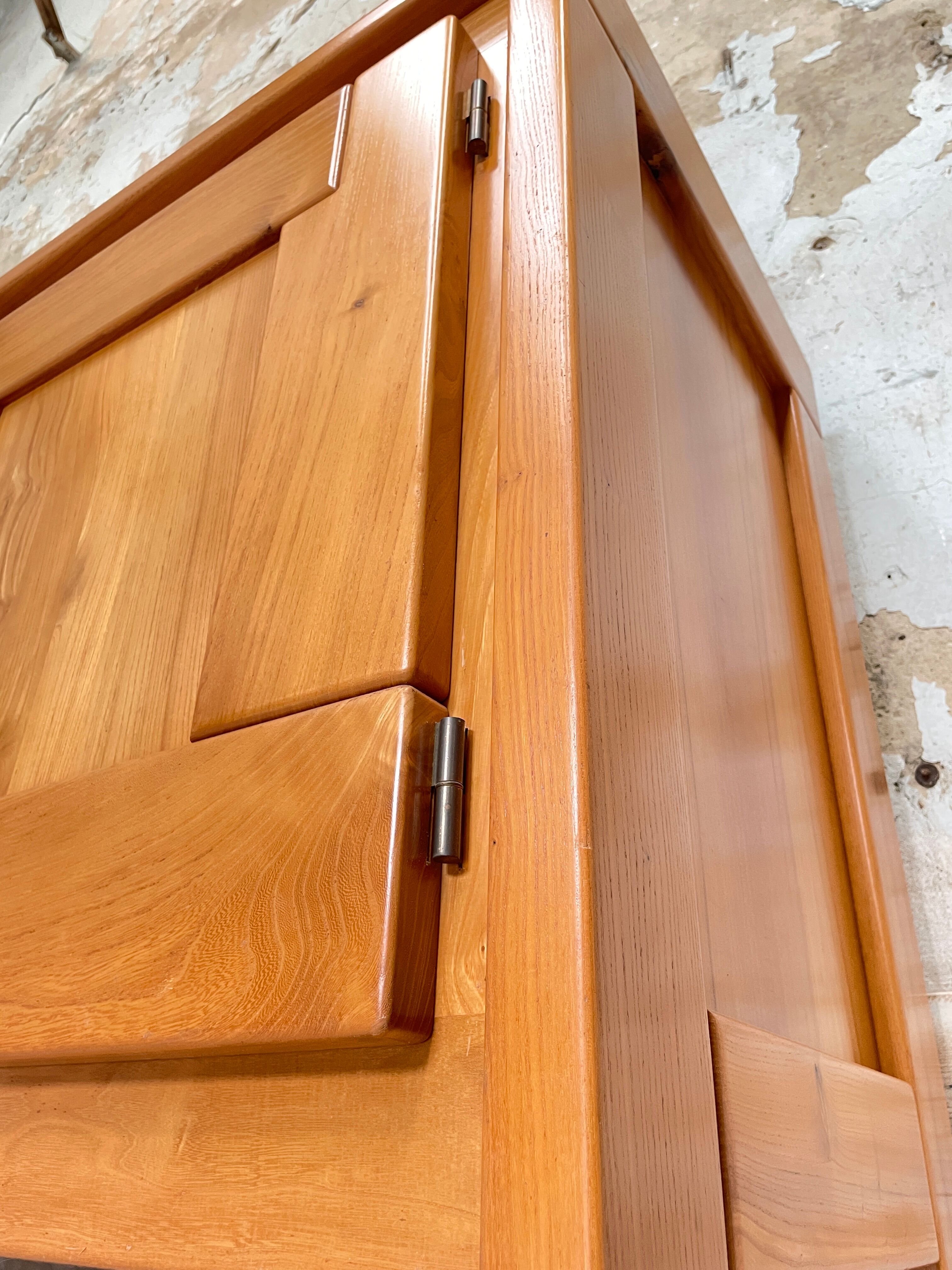 Enfilade en elme massif, REGAIN edition, circa 1980.