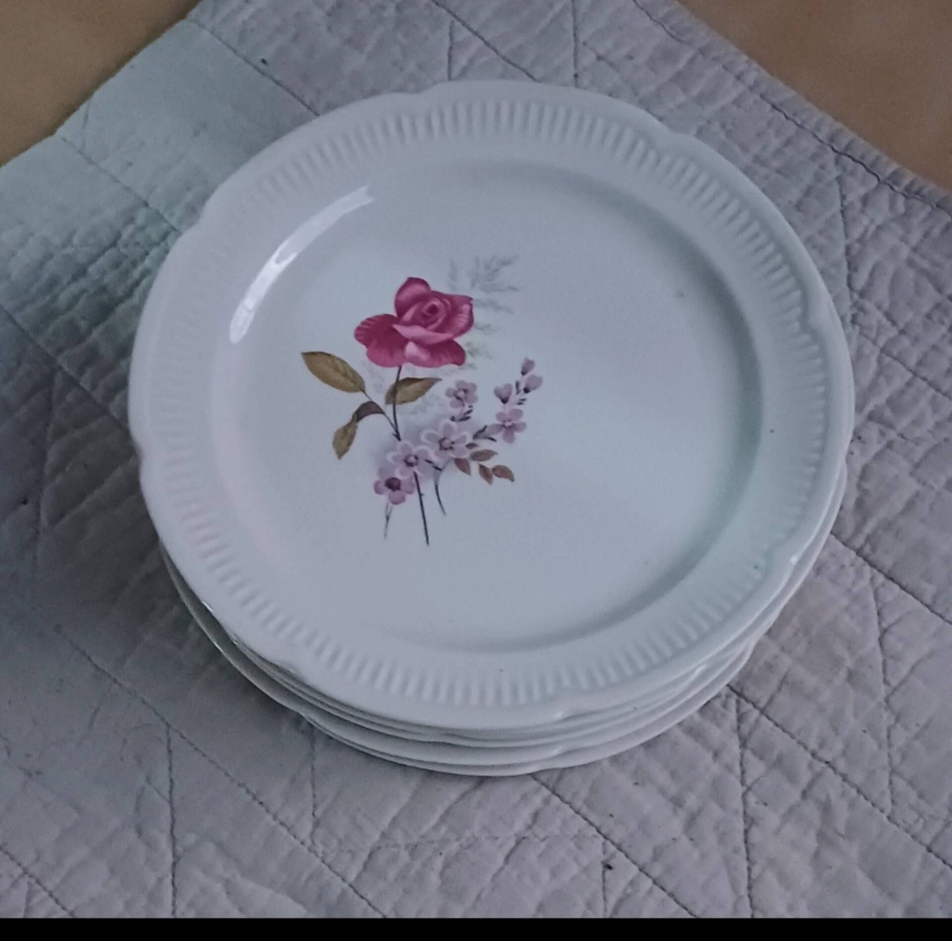 Set of 6 vintage dessert plates from Porcelaine de Vierzon.