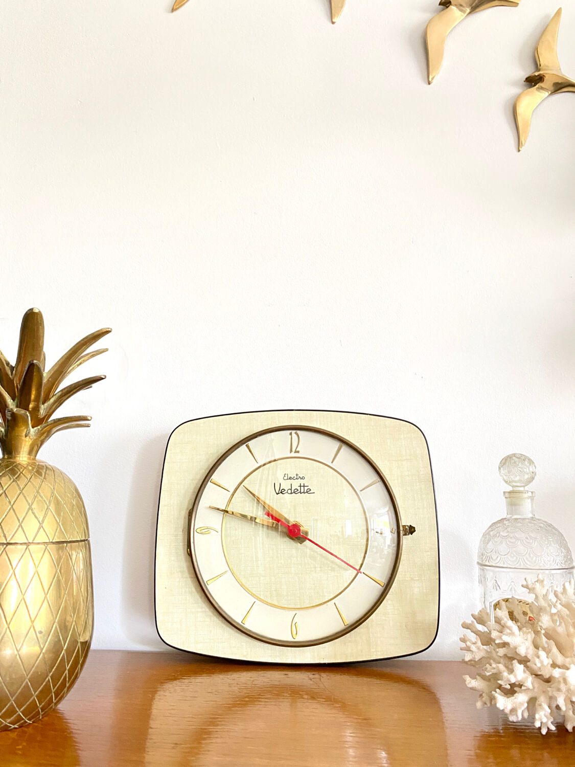 Wall clock Vintage Featured