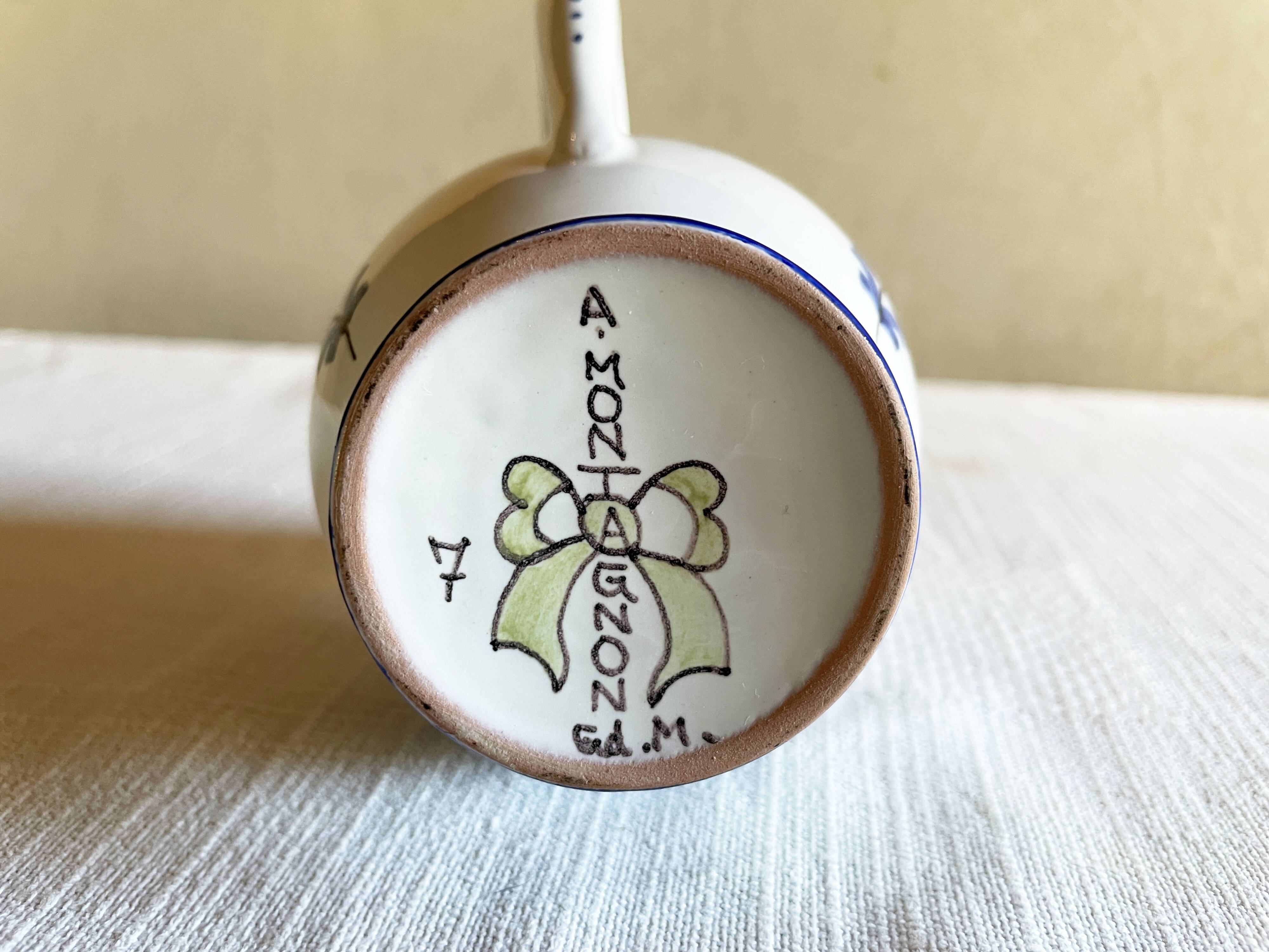 Petit pot / pichet / vase en faïence de Nevers – A. Montagnon