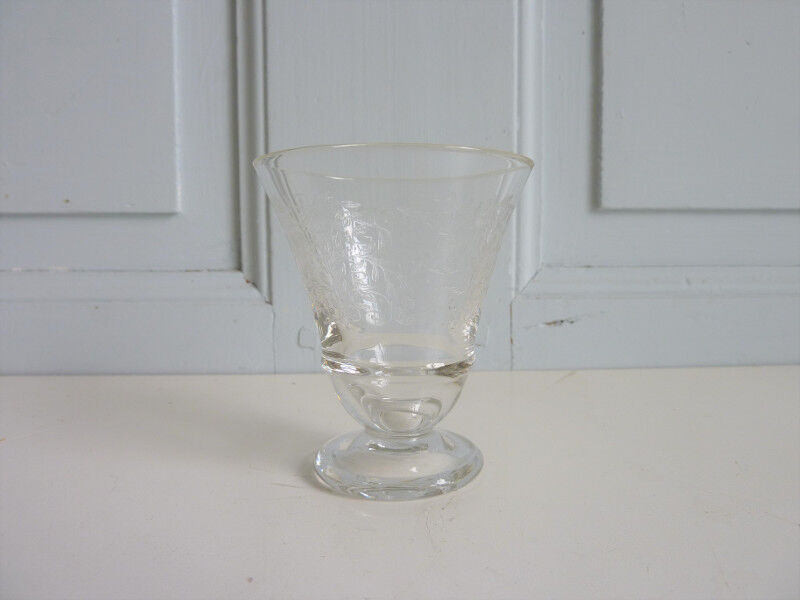 9 old glasses engraved with leaf decoration