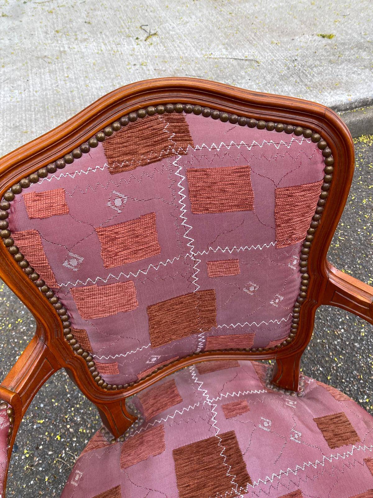 Bergère cabriolet armchair Louis XV in embroidered burgundy silk fabric.