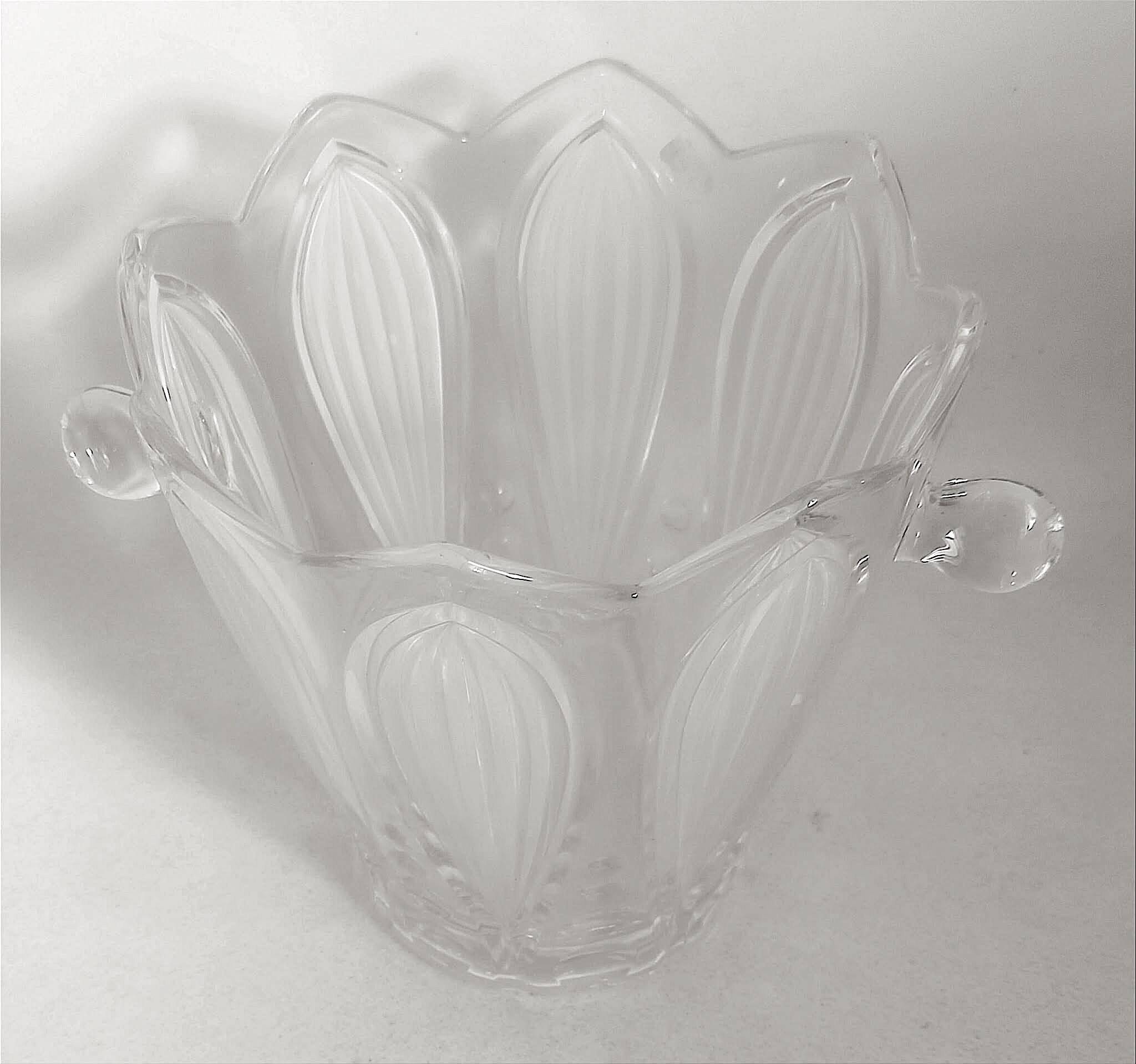 Crystal ice bucket from the 1960s to 1970s, height 23 cm.