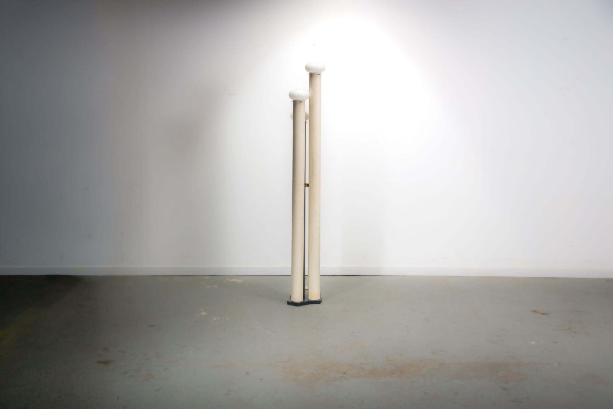Italian pillar floor lamp. Circa 1970