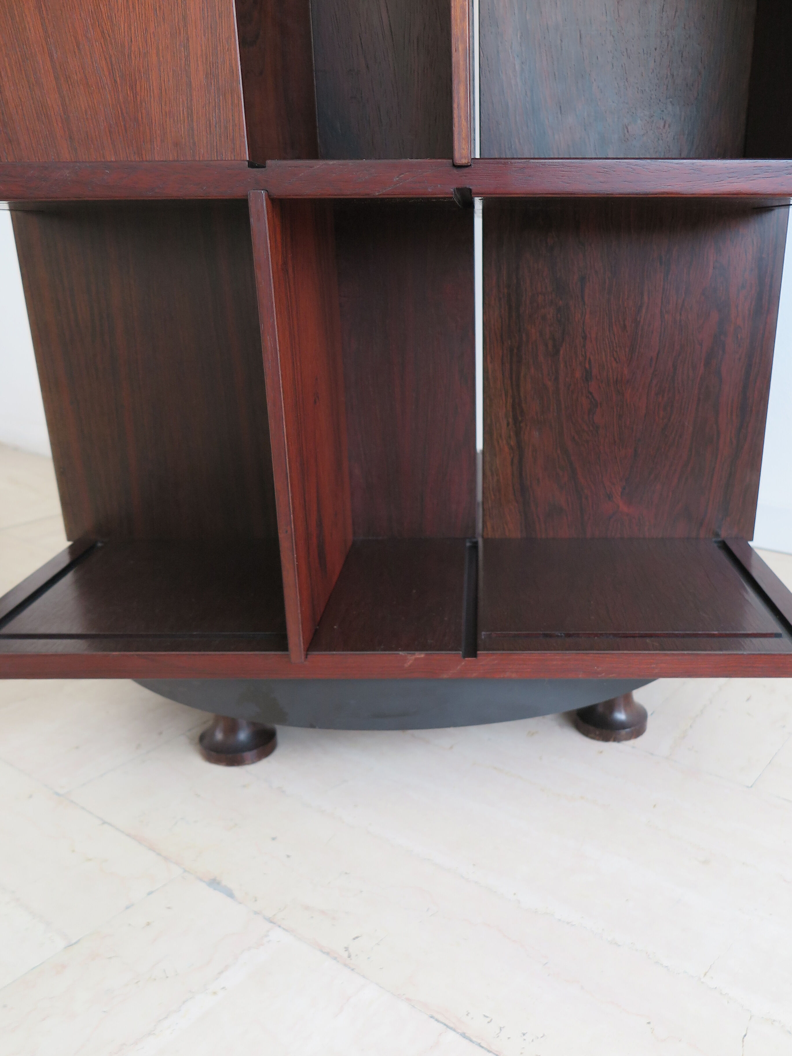Gianfranco Frattini for Bernini swivel bookcase model 823 , Italy 1963