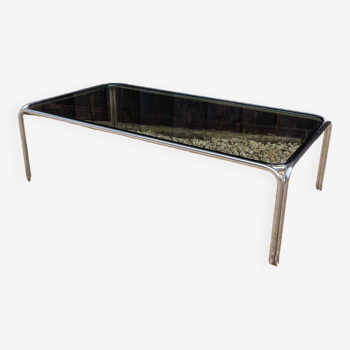 Table de salon vintage en métal avec plateau en verre fumée