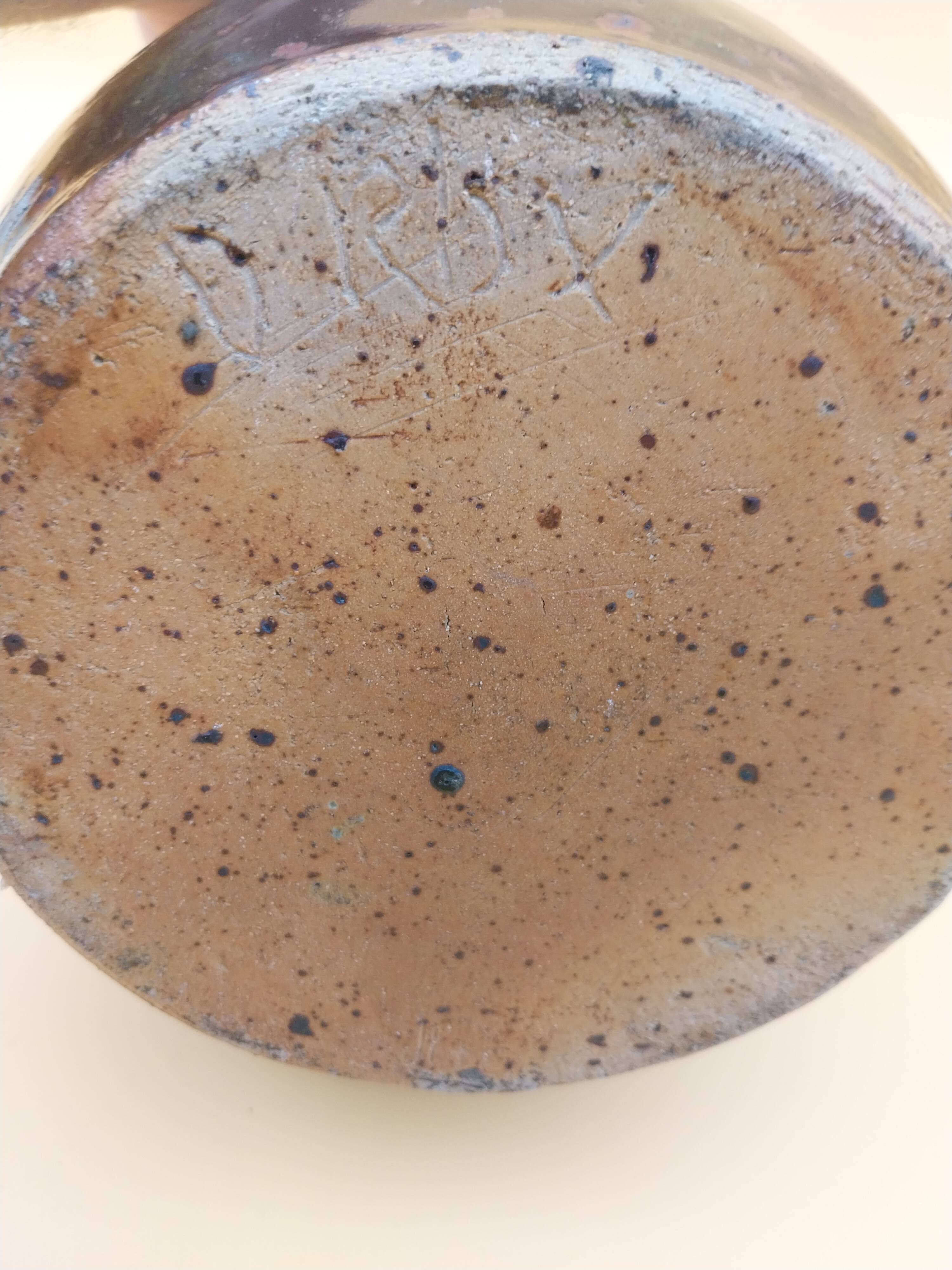 Pichet en grès de Puisaye signé Daniel Raimboux