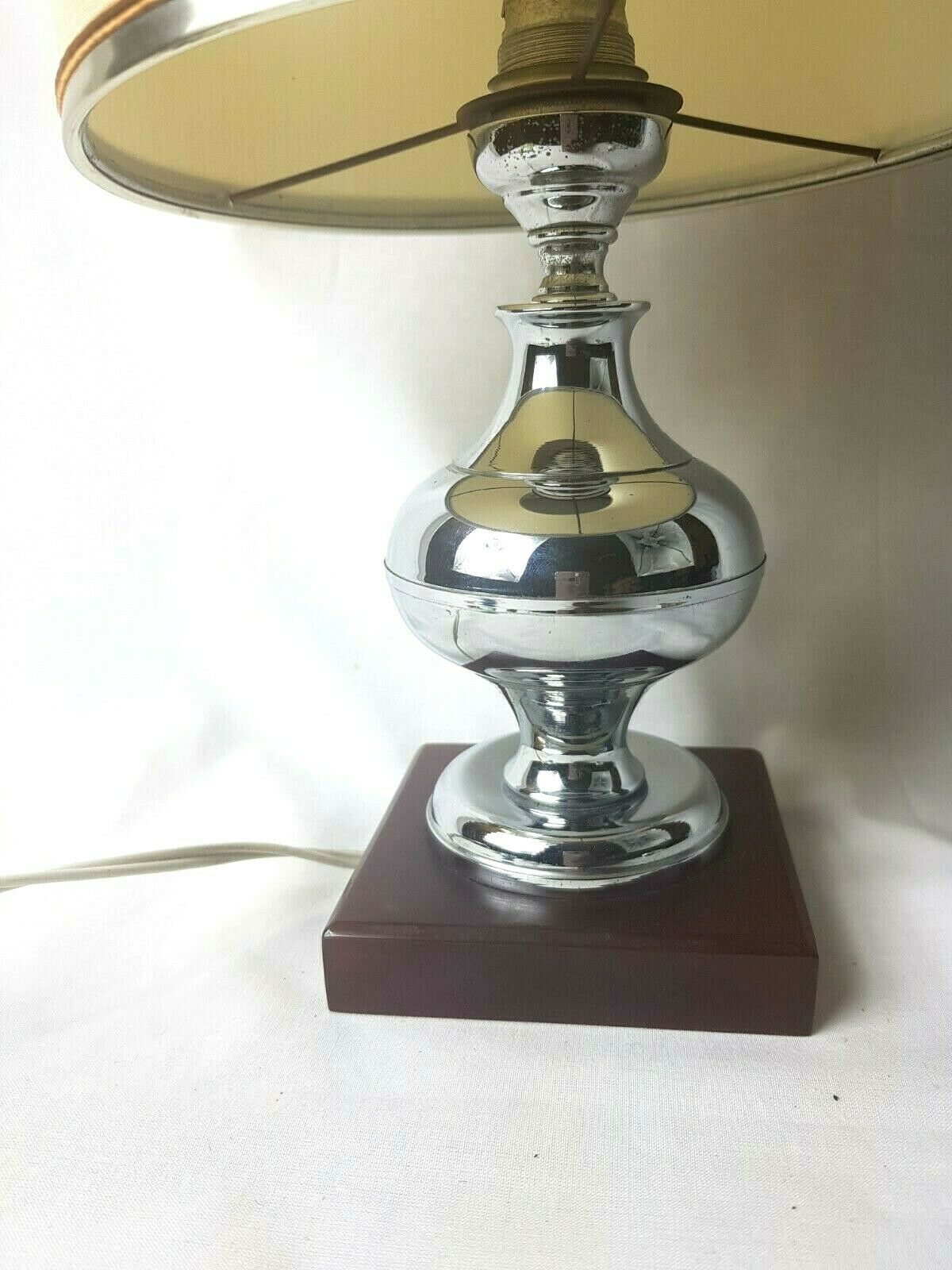 1950s 1950s 1950s gold metal and bakélite laying lamp