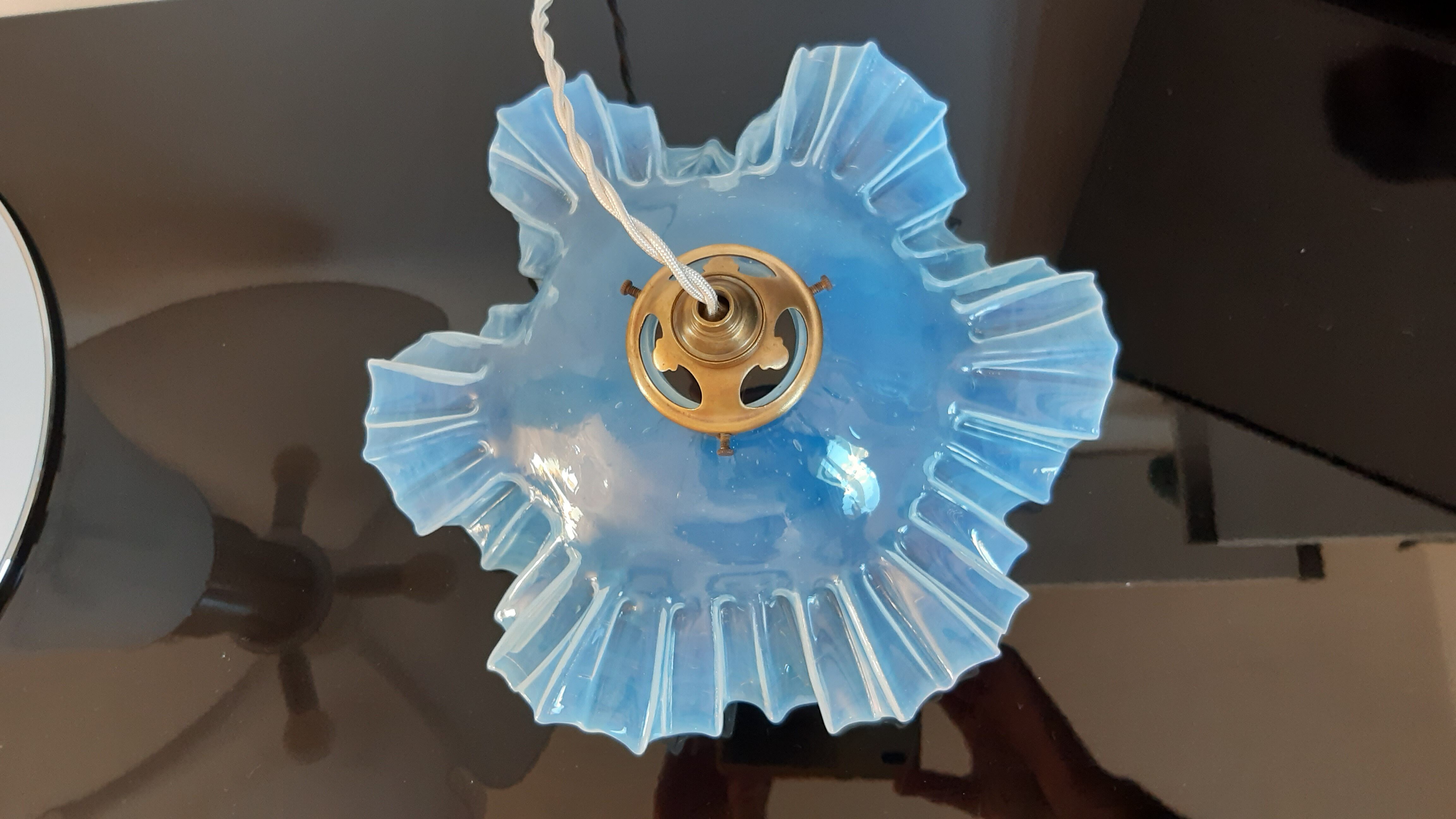 Suspension en opaline verre opalescent années 50