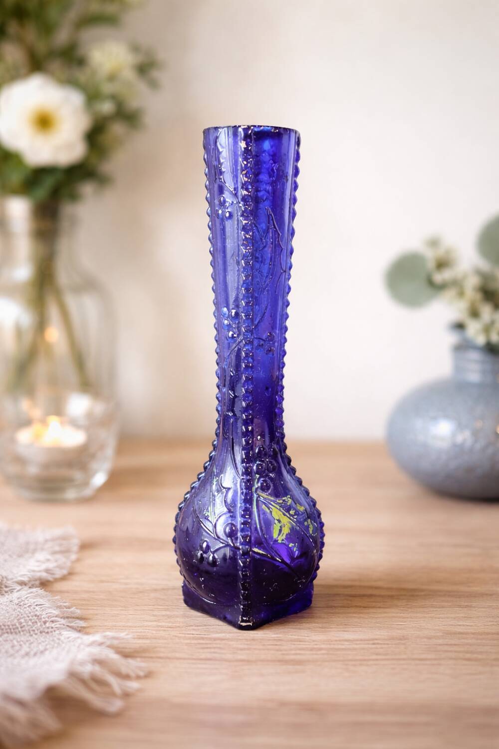 Vintage cobalt blue glass vase with foliage decoration – 20 cm
