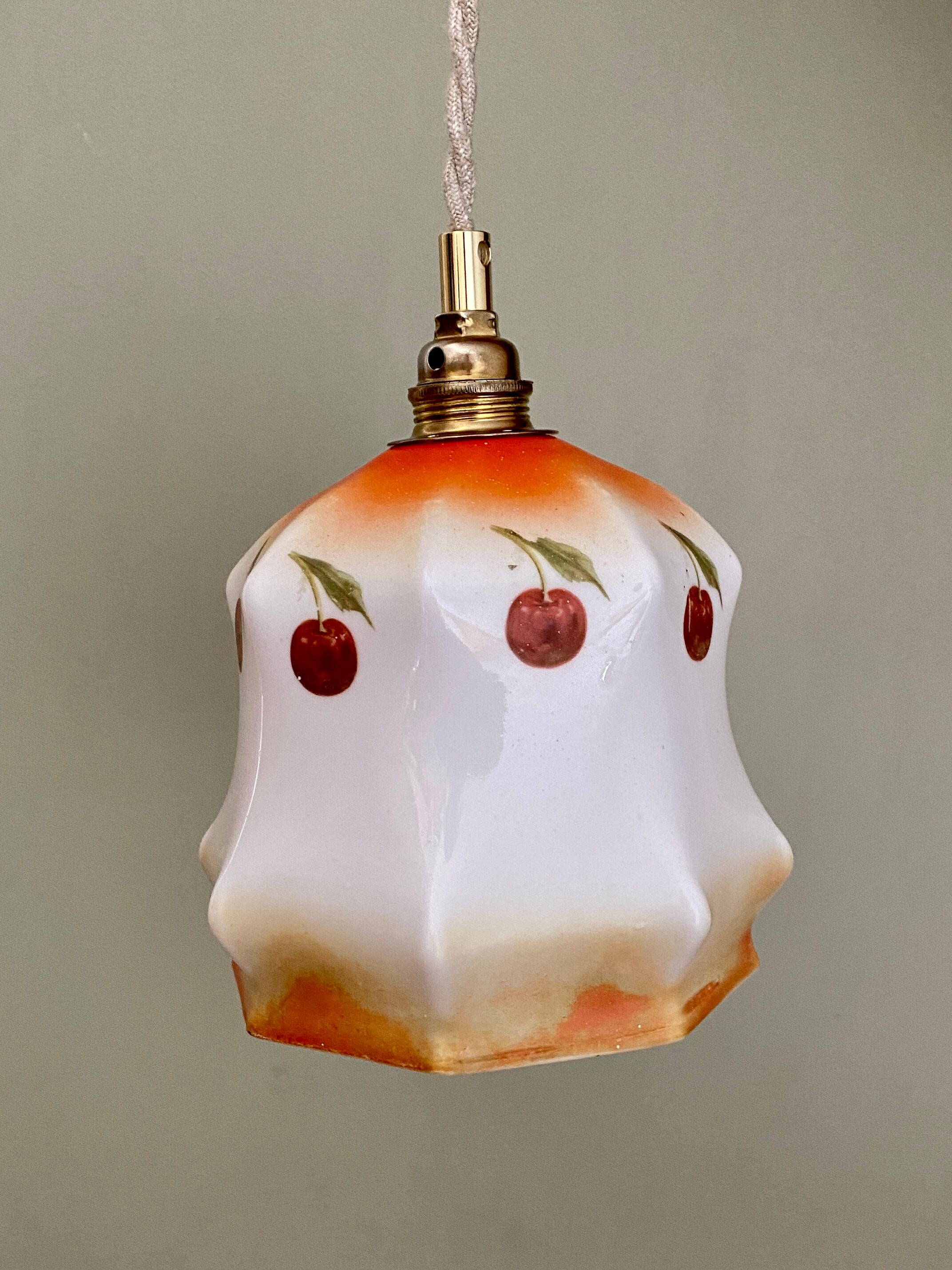 Vintage tulip ride in white opaline cherry patterns