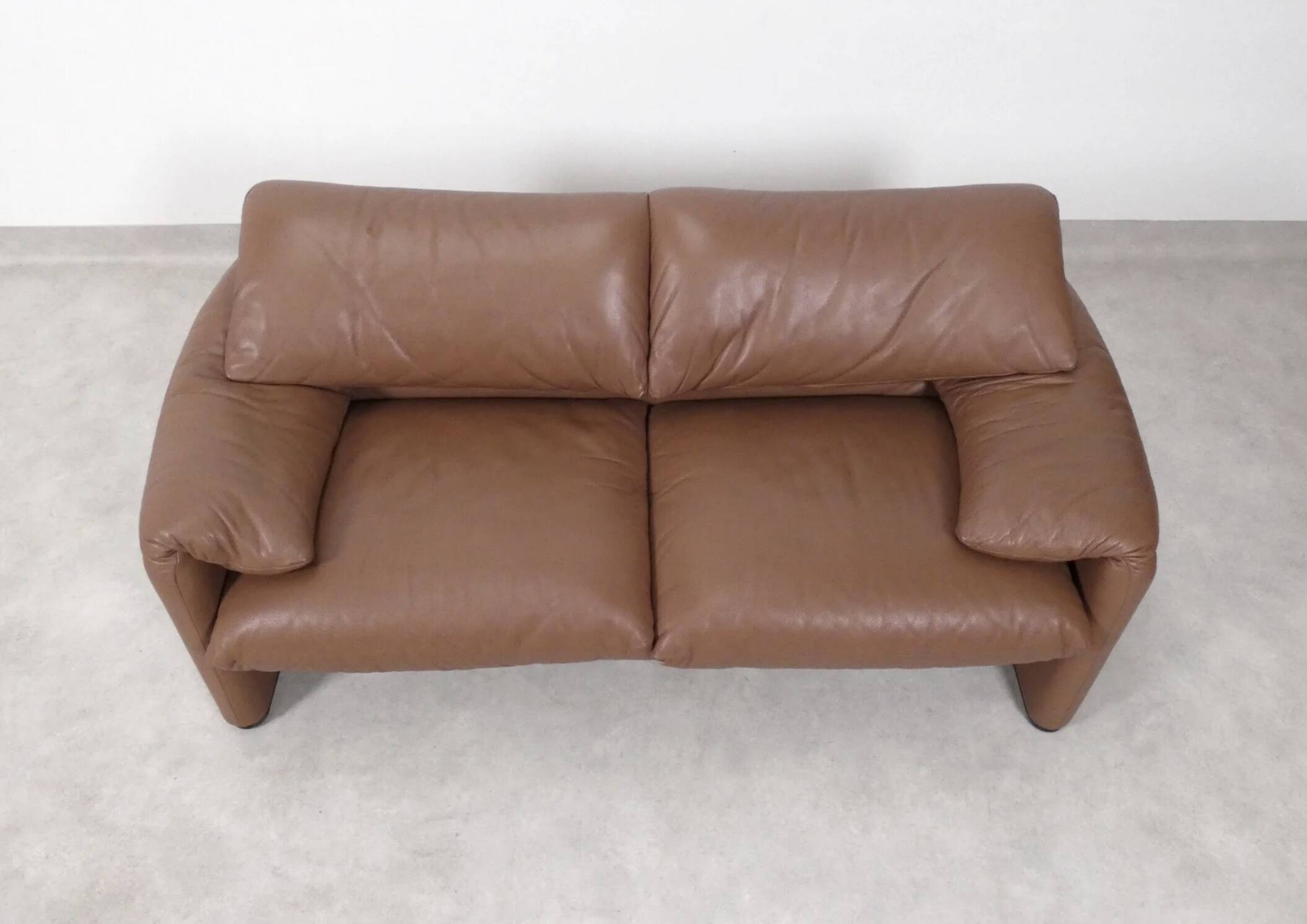 Set of Cassina Maralunga 2 seaters in mocca leather