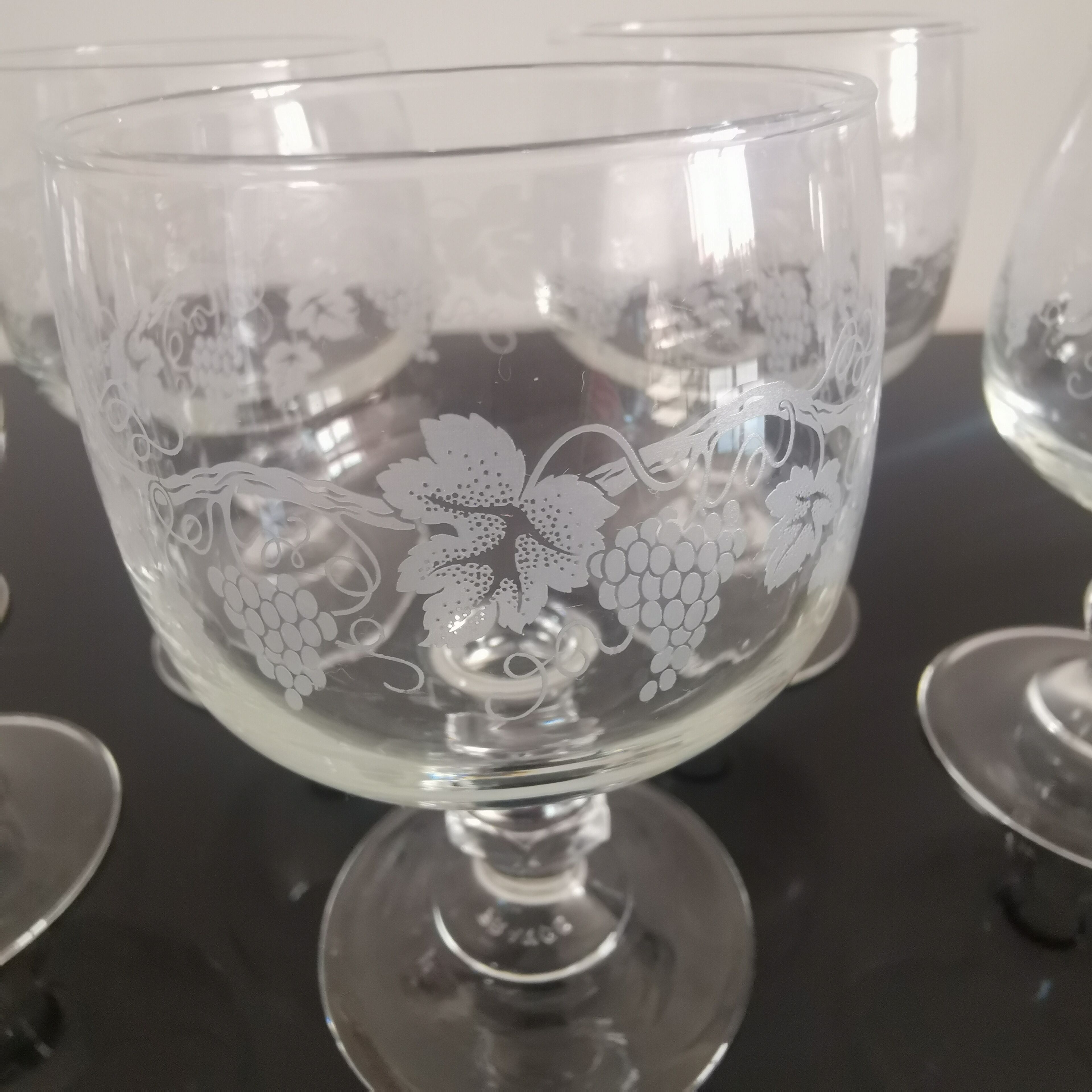 Crystal water glasses of Arques Luminarc model Sarment