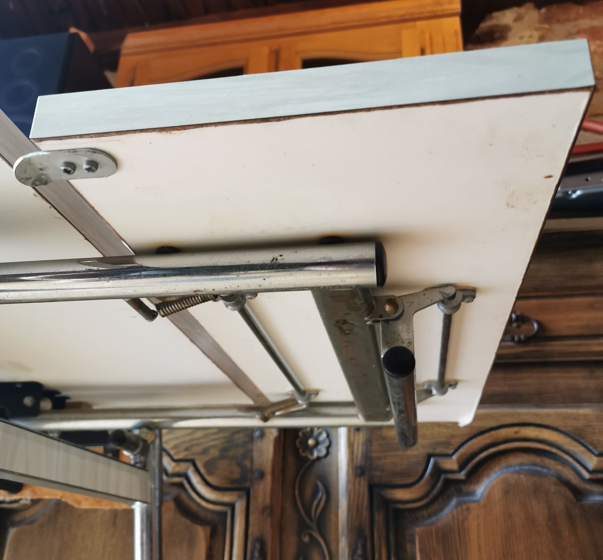 Formica table with extensions