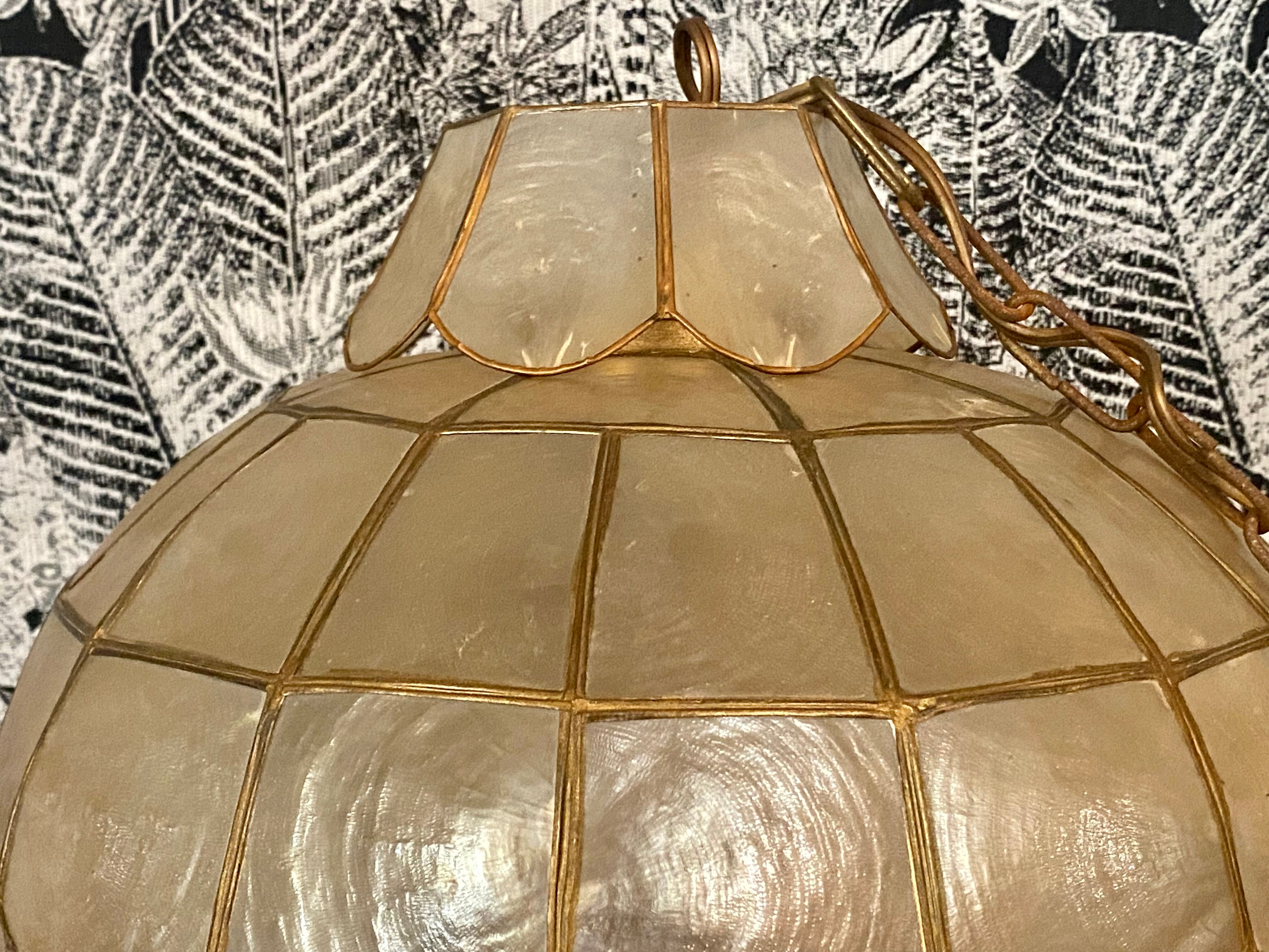 Suspension vintage nacre et laiton
