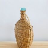 Viresa bottle in glass and wicker
