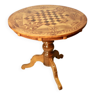 Checkered Pedestal Table / Chess Board, 19th Century Swivel Top