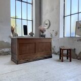 Central island trading counter in walnut