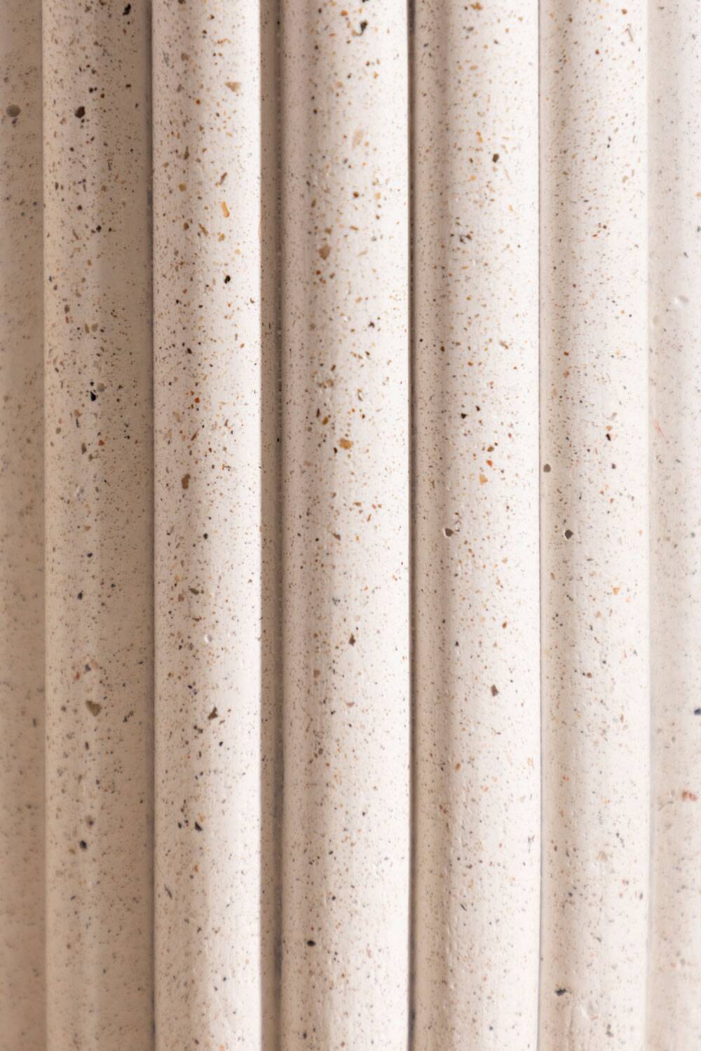Dédé vase in white concrete