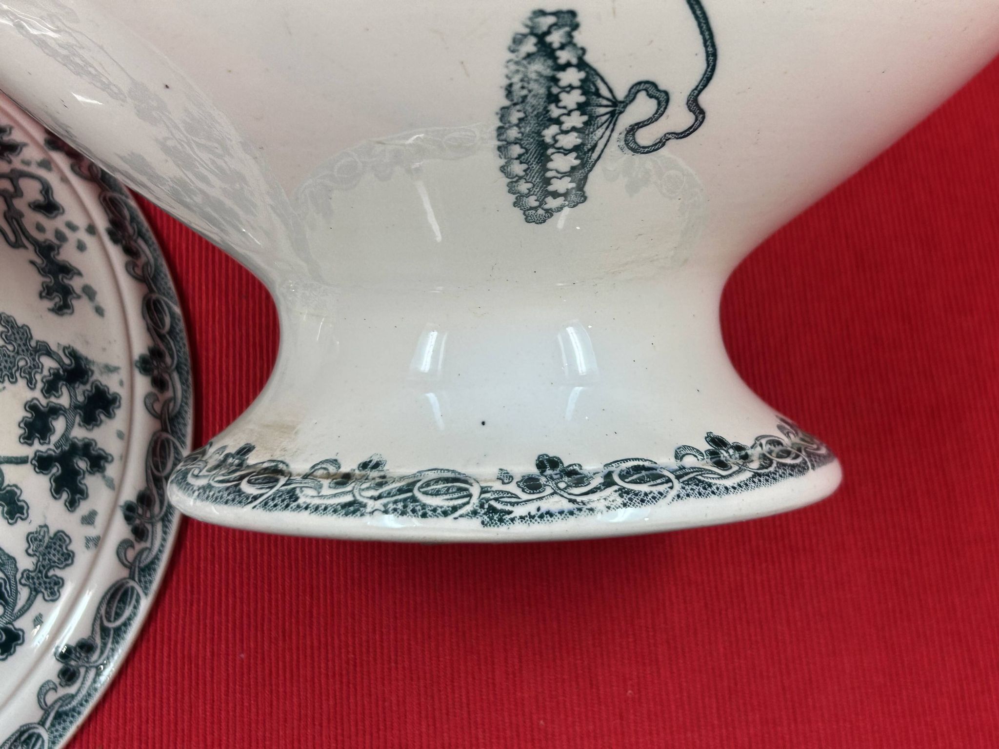 Soup tureen or vegetable dish Modern Style by Hamage Saint Amand