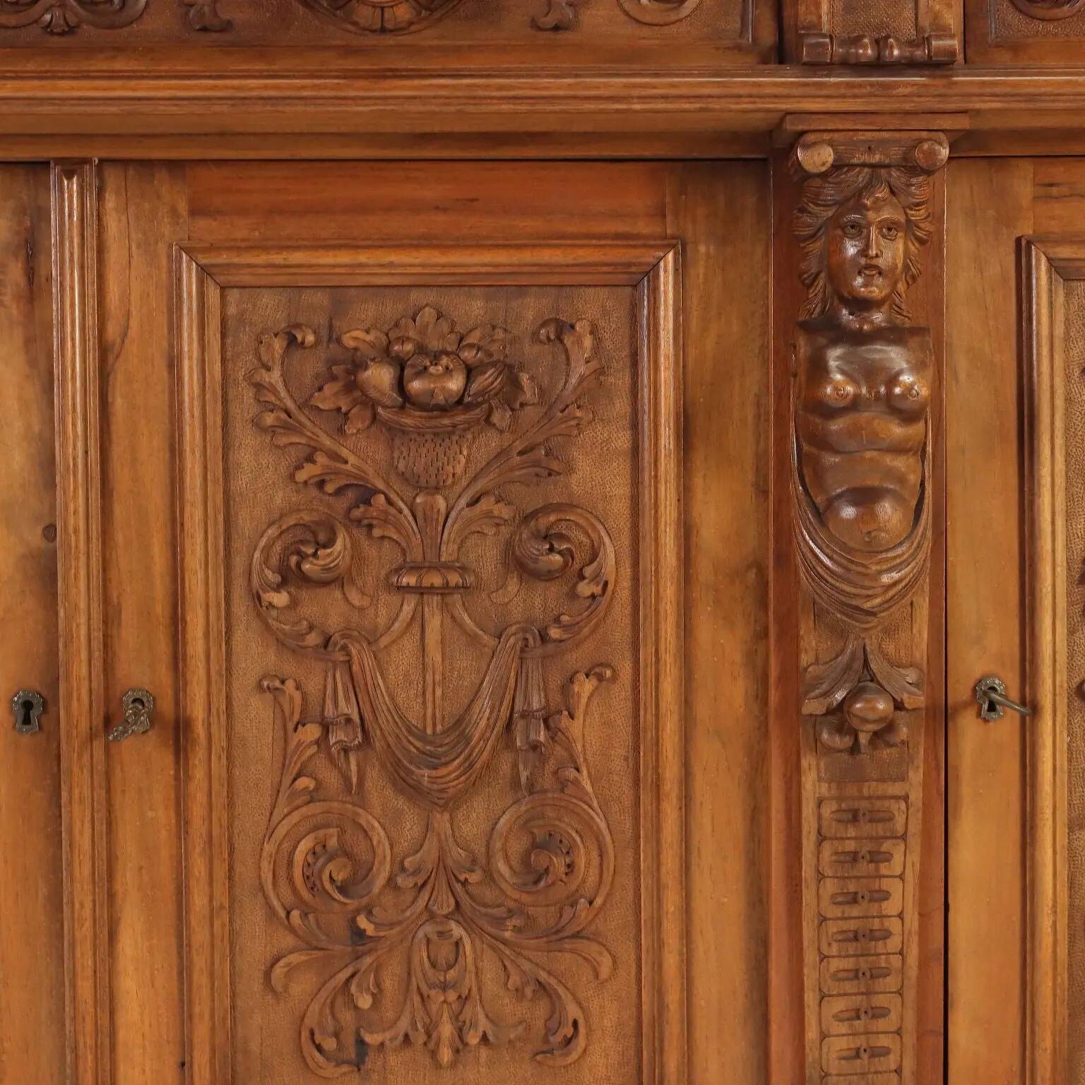 Neo-baroque antique walnut buffet, Italy, 19th century