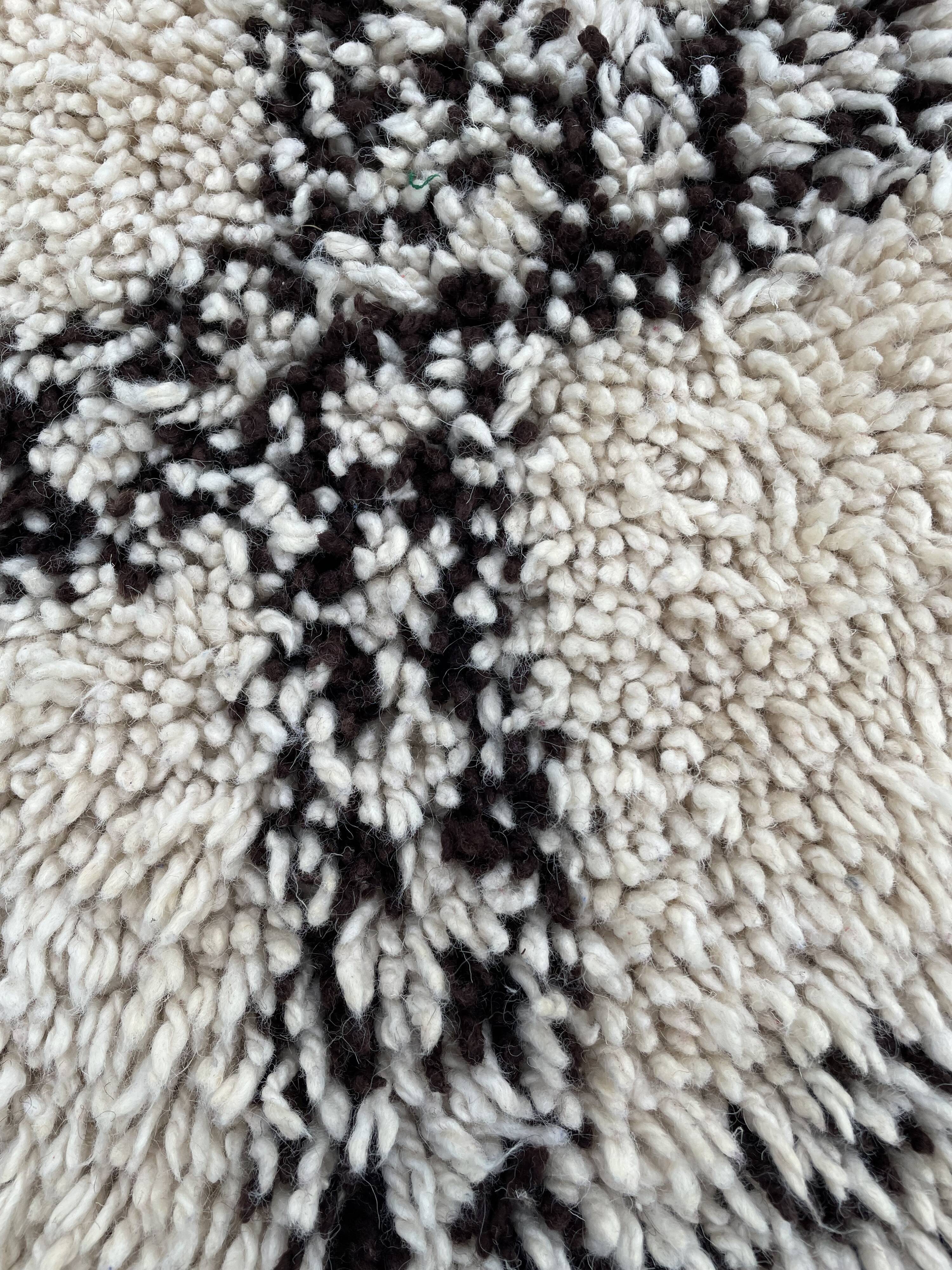 Berbere carpet beni ouarain old 125x210 cm