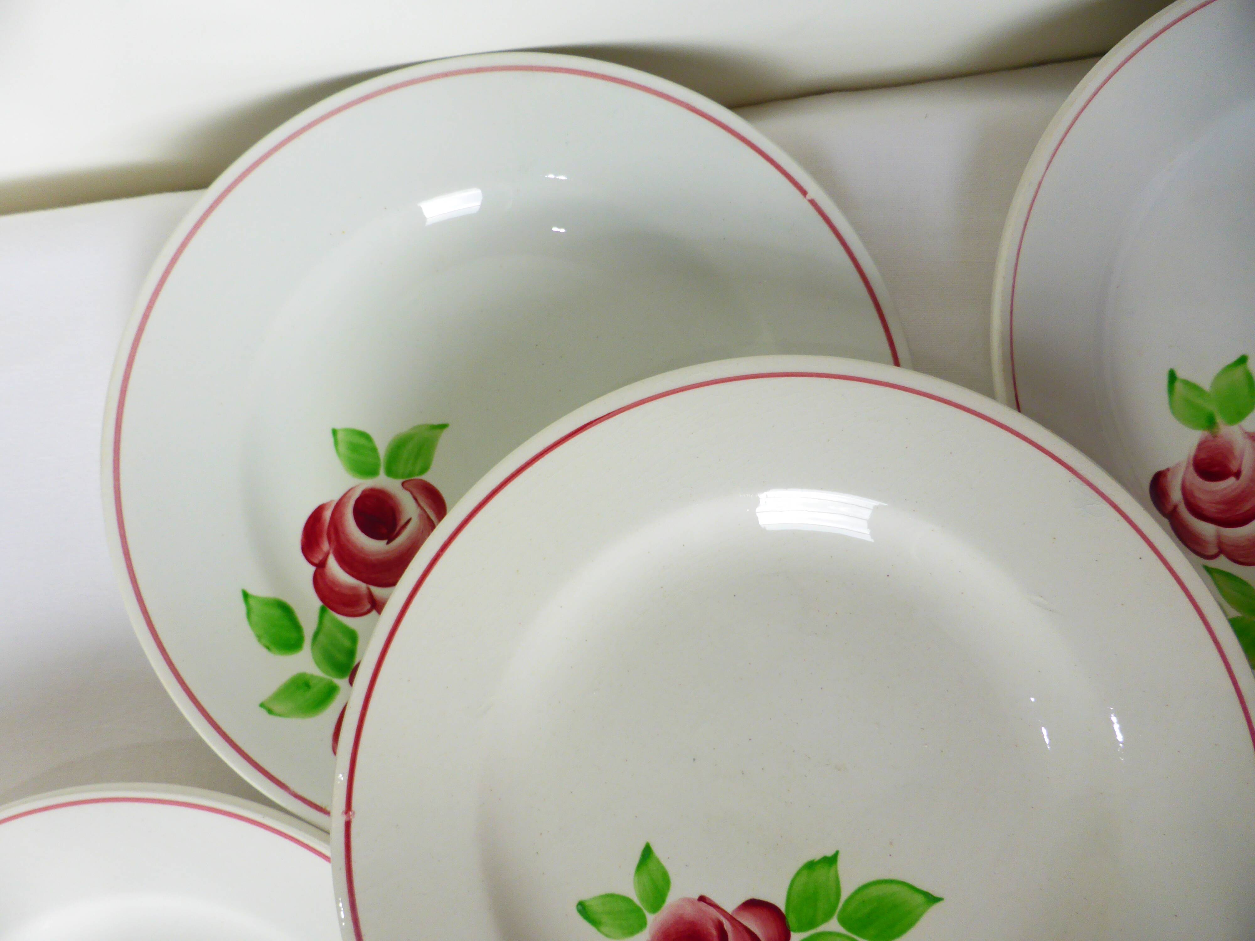 5 assiettes plates modèle Rose Mai