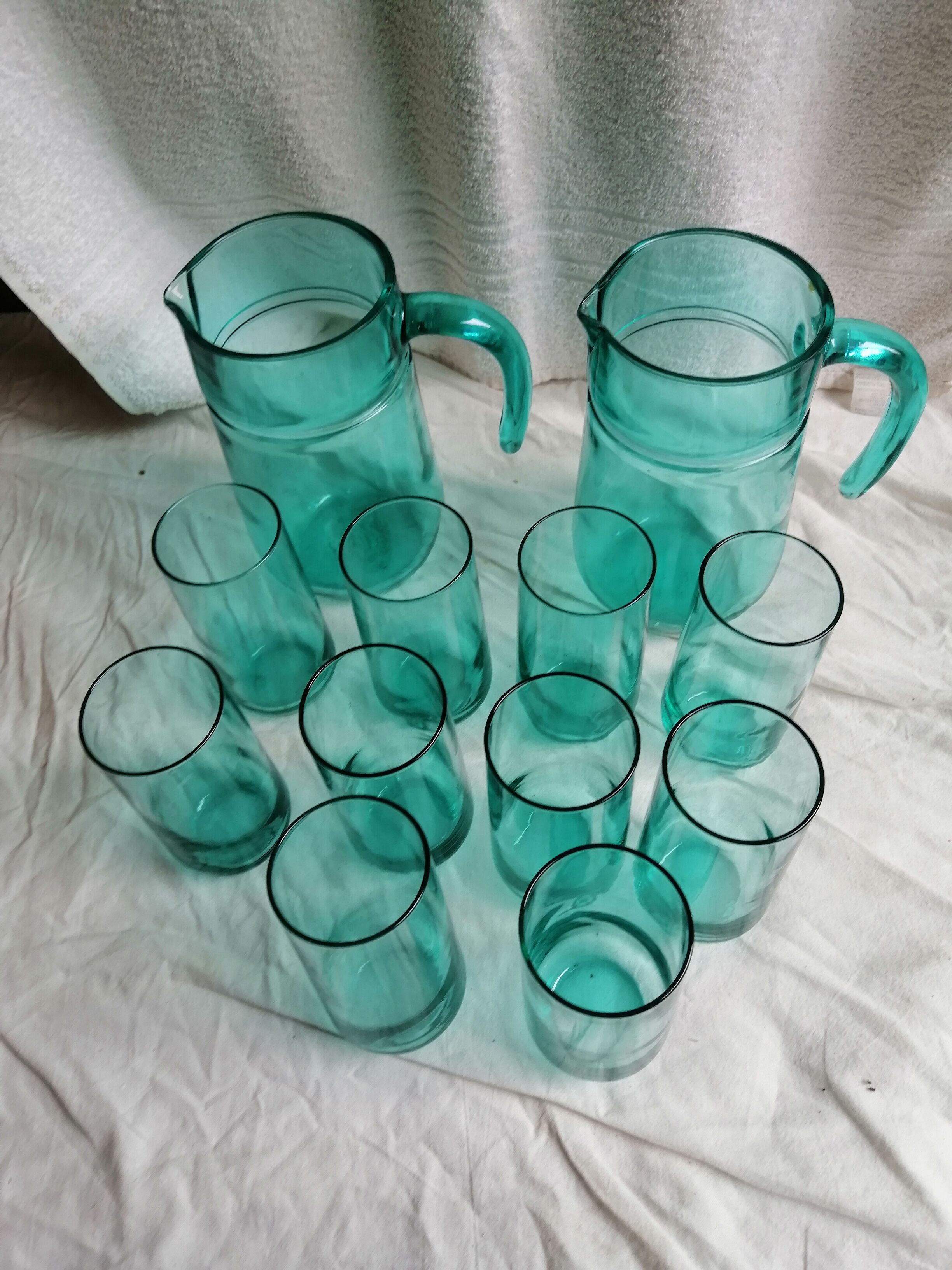 Service a orangeade vert mente a l'eau