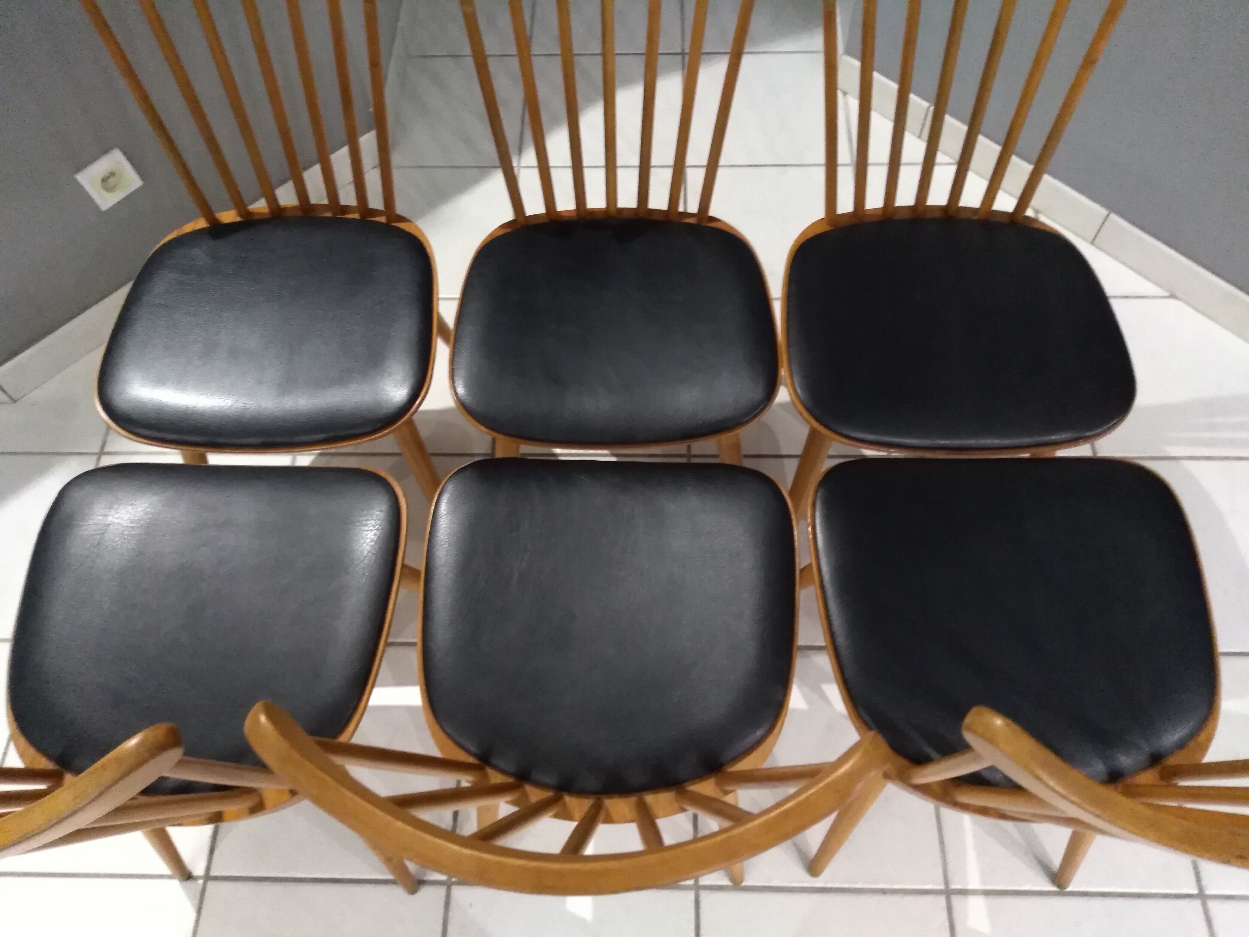 Suite de 6 chaises bistrot Baumann vintage "Menuet"