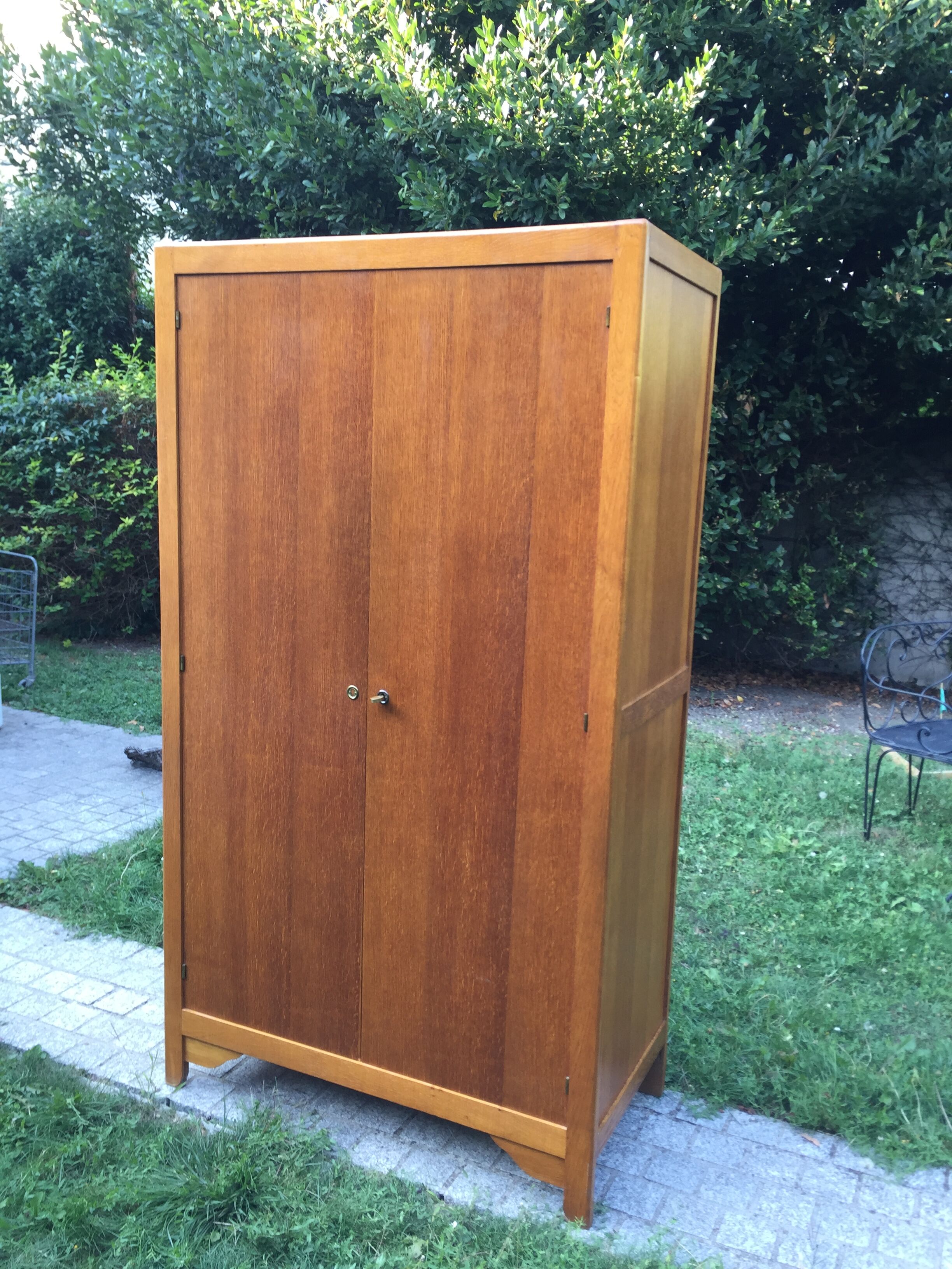 School vintage 1950 in blond oak wardrobe