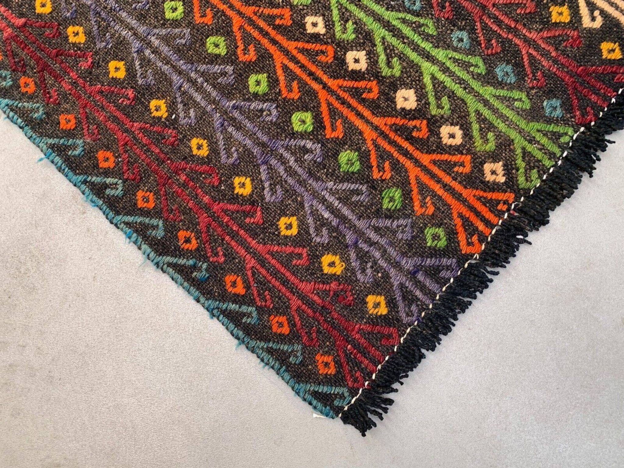 Old Turkish kilim runner 377x77 cm, shabby, vintage kelim red black 2492