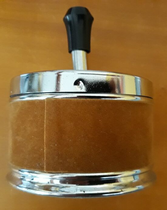 Pusher ashtray - 60s/70s
