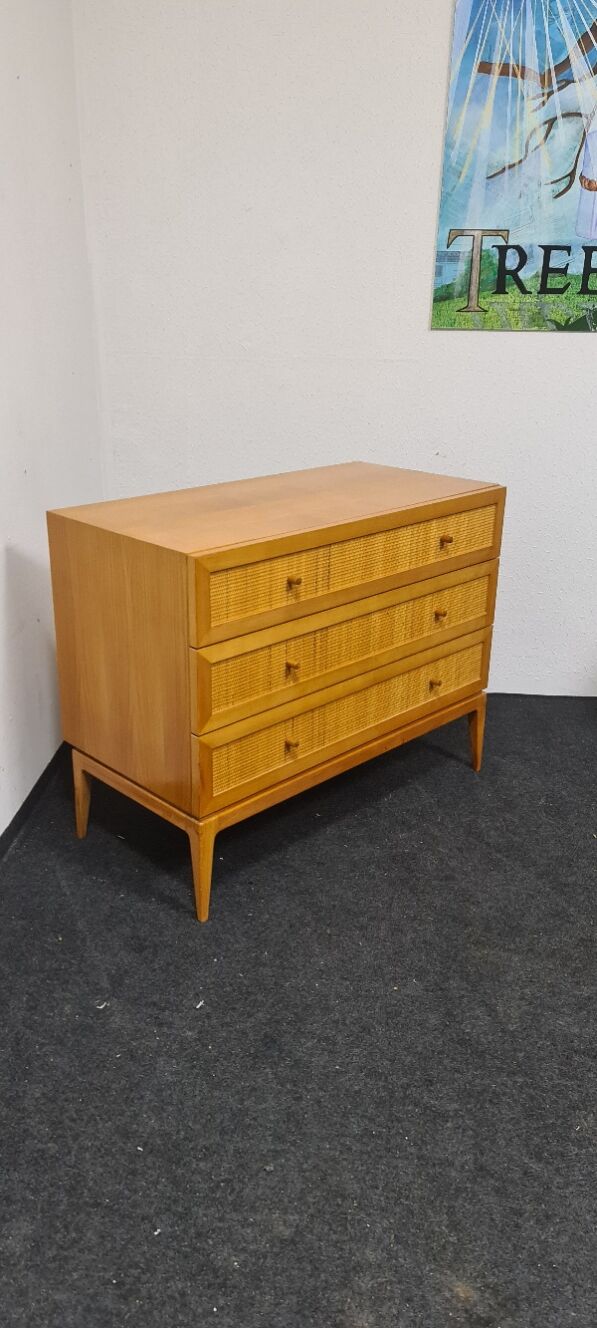 Vintage chest of drawers