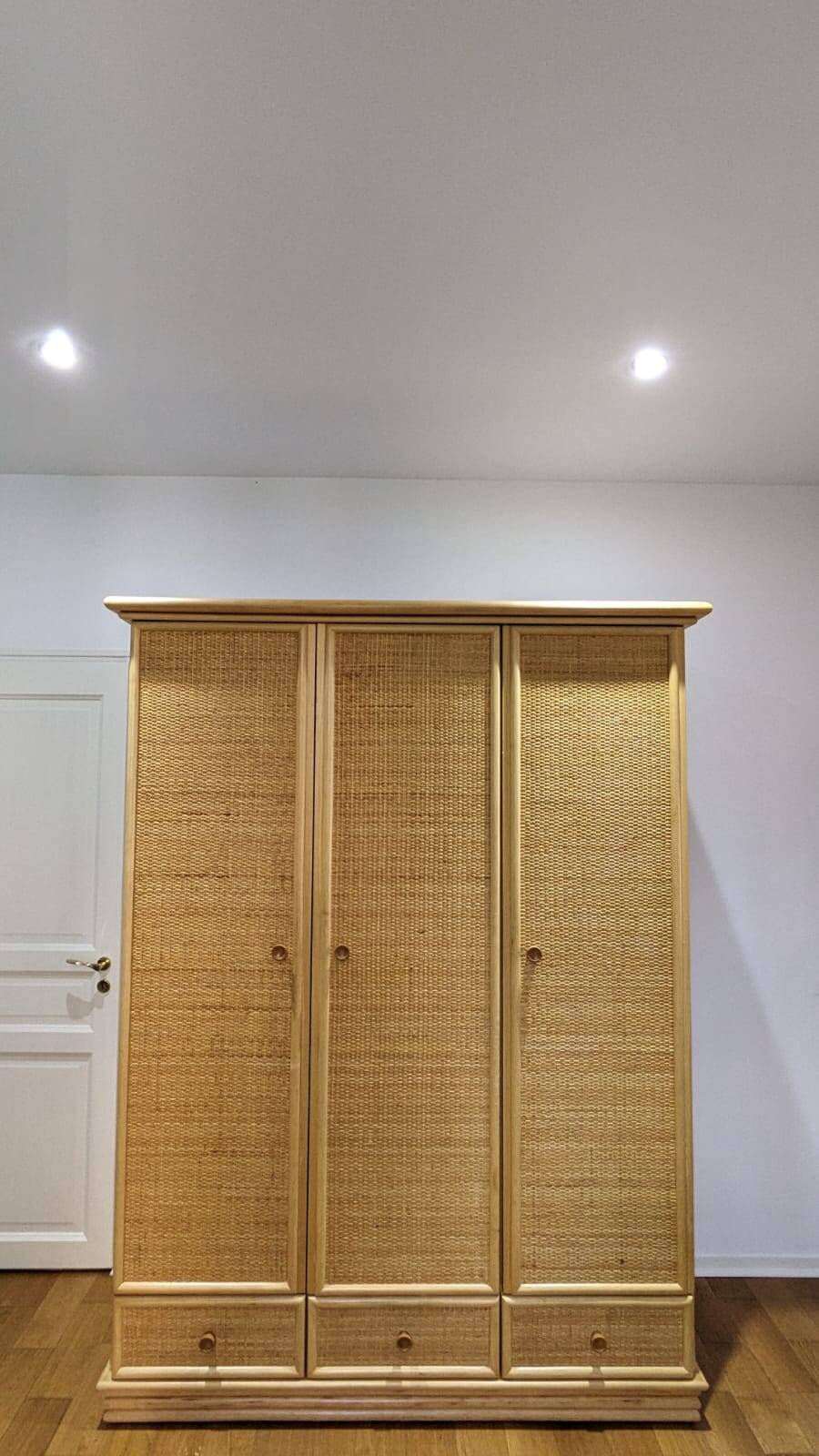 3 door wardrobe