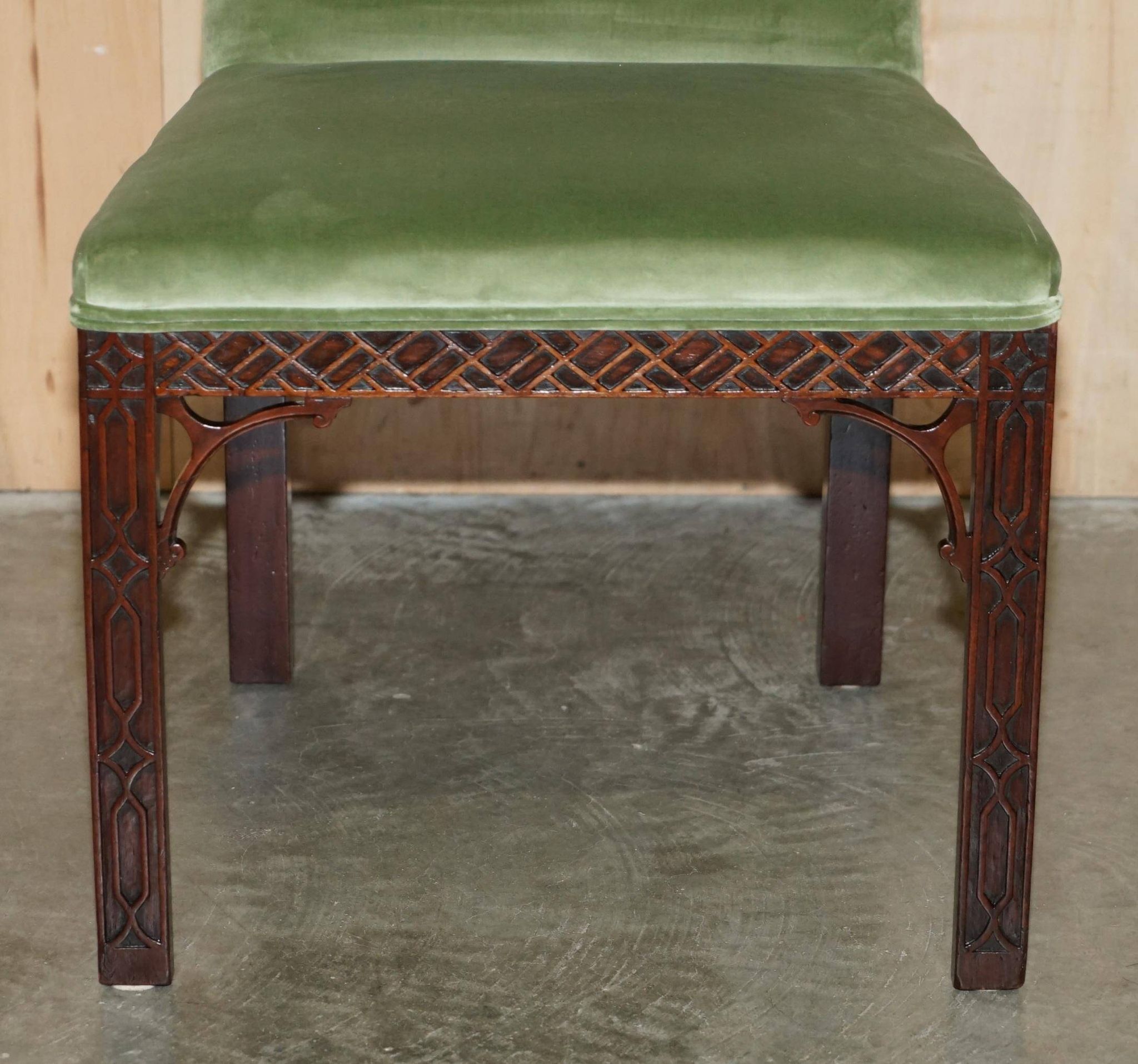 Paire de chaises d'appoint victorien Thomas Chippendale finement sculptées