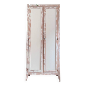 Armoire parisienne