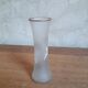 Vase en verre blanc décor émaillé muguet