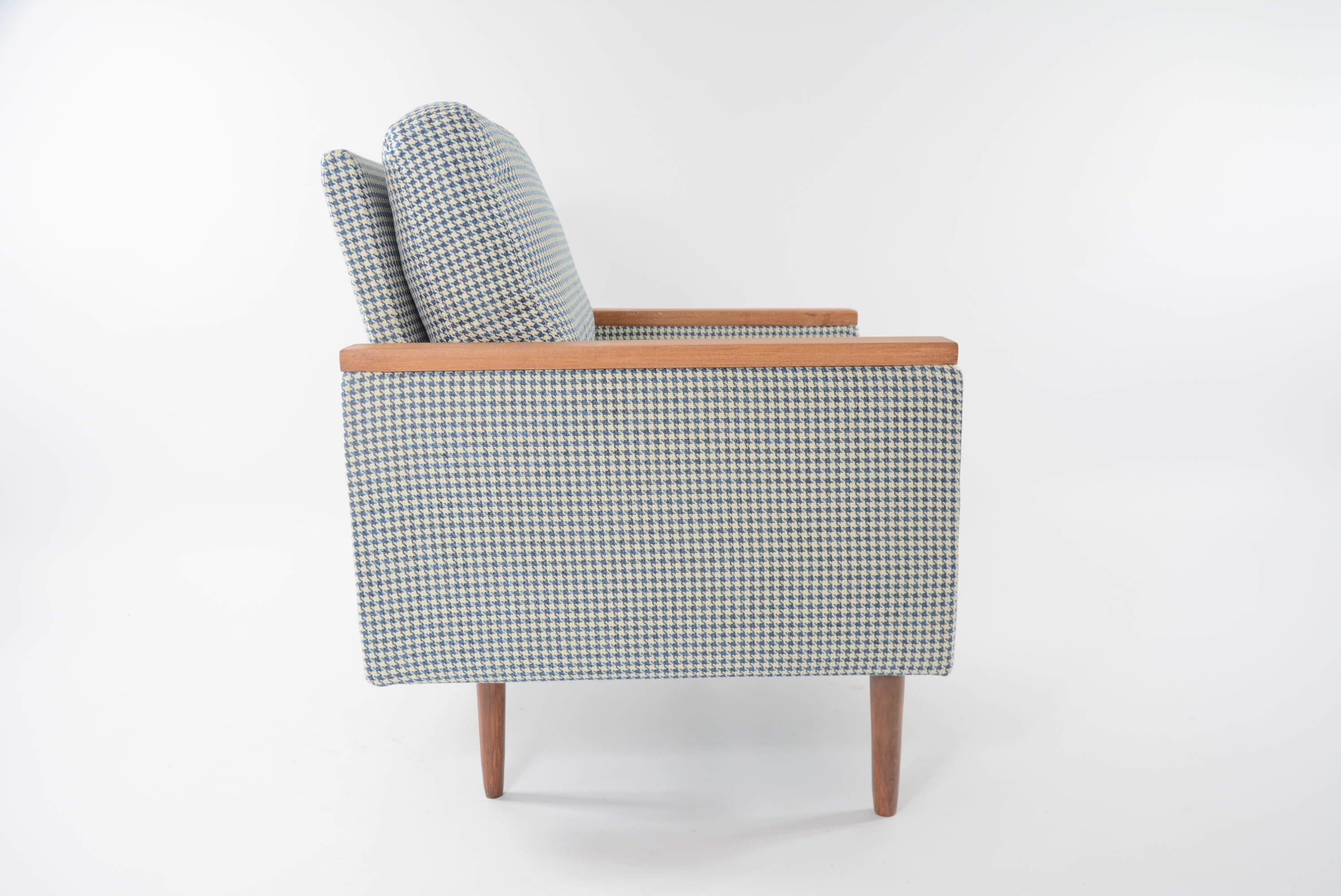 Cube armchair blue houndstooth