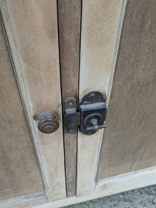 Buffet parisien en bois naturel