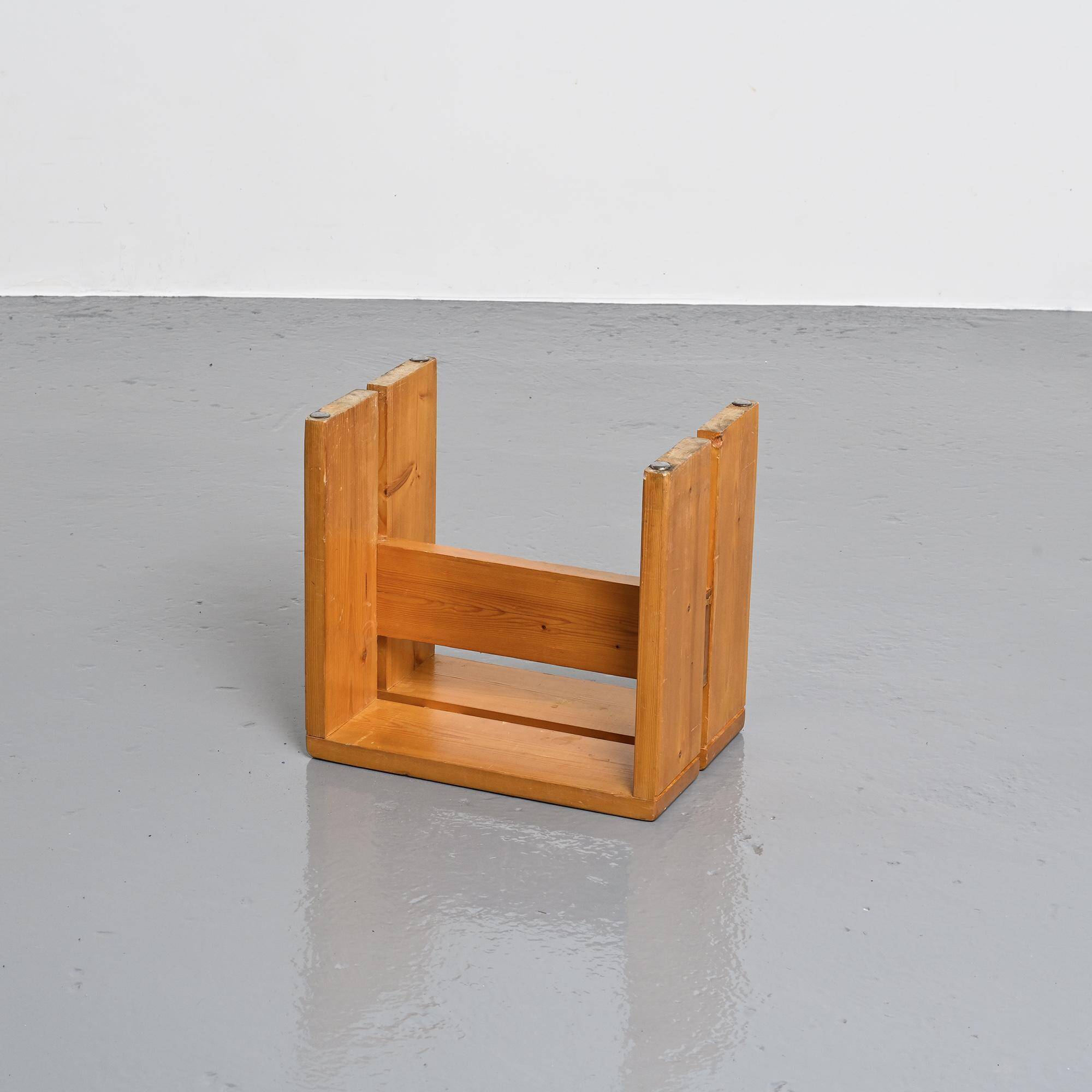 Solid pine stool Les Arcs.