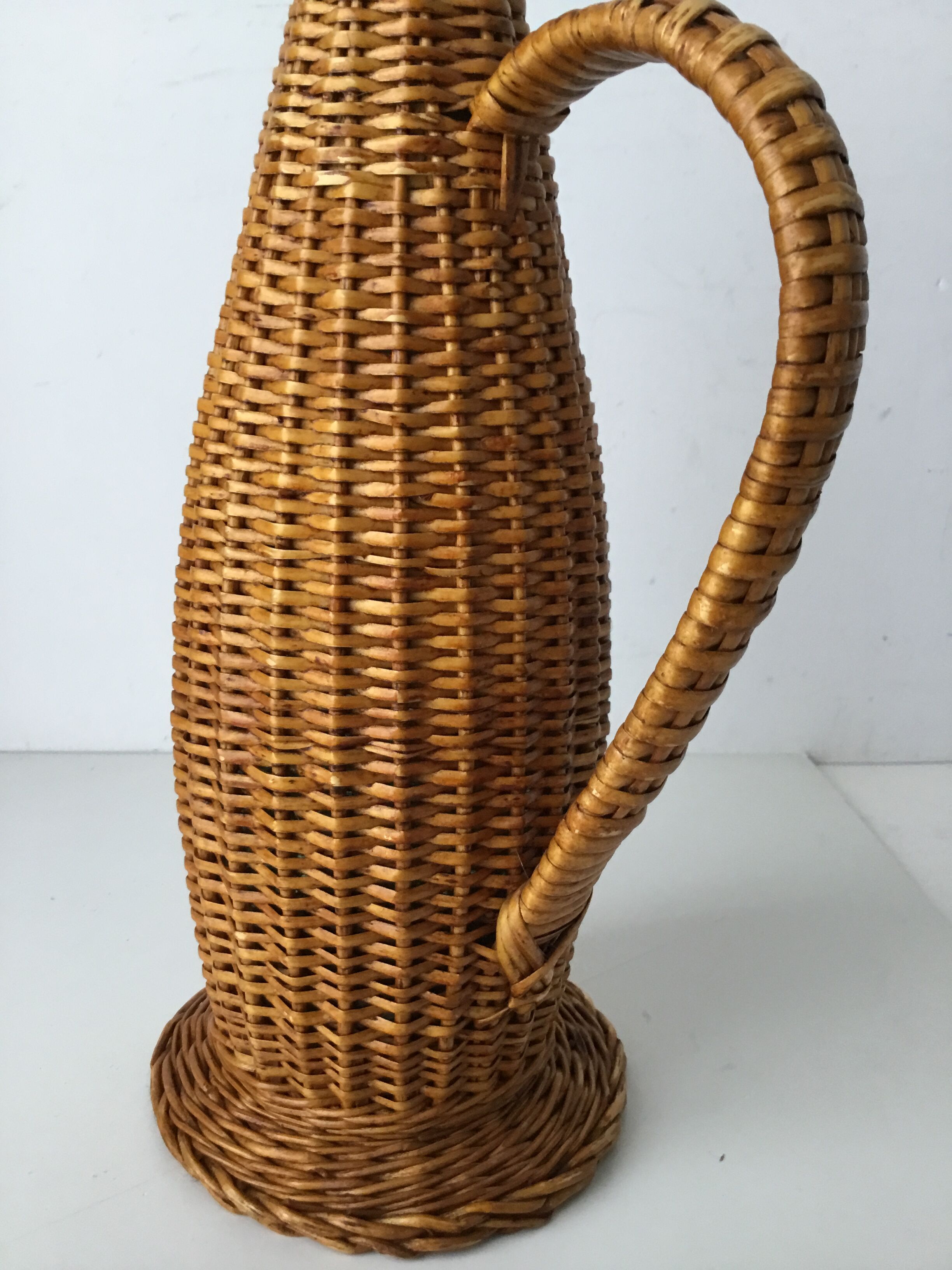 Bottle braided rattan