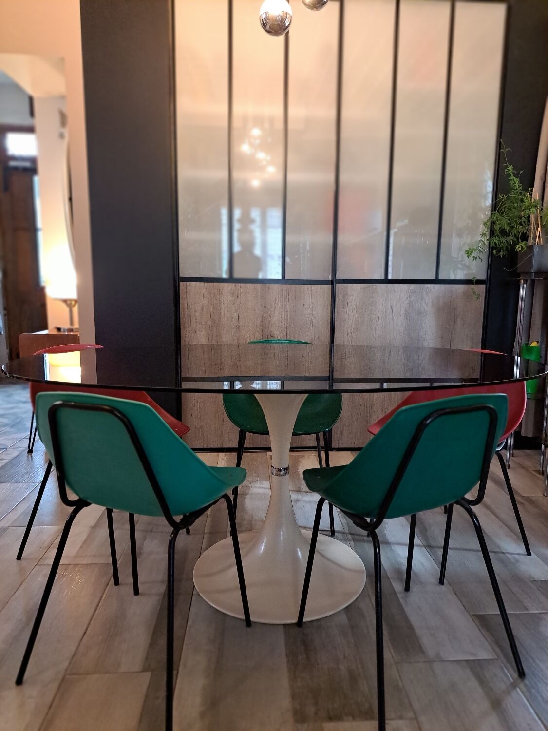 Suite of 5+1 shell chairs Pierre Guariche 1960