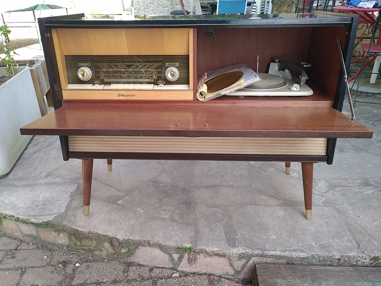 Vintage furniture "Stereo" radio Schaub-Laurenz and platinum Telefunken 504ken