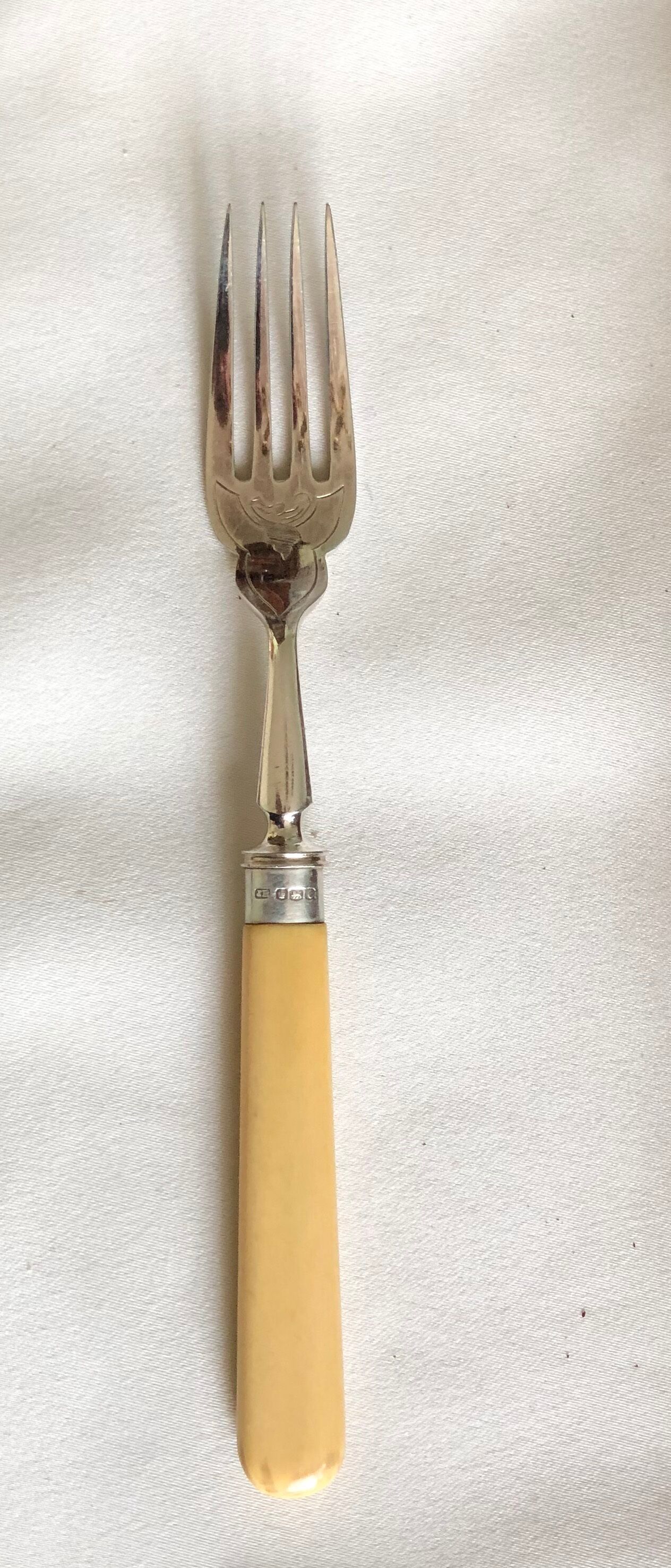 Fish cutlery service