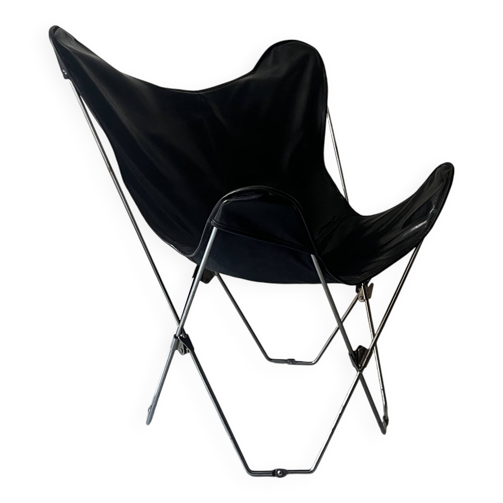 designer butterfly armchair in chrome and black leather