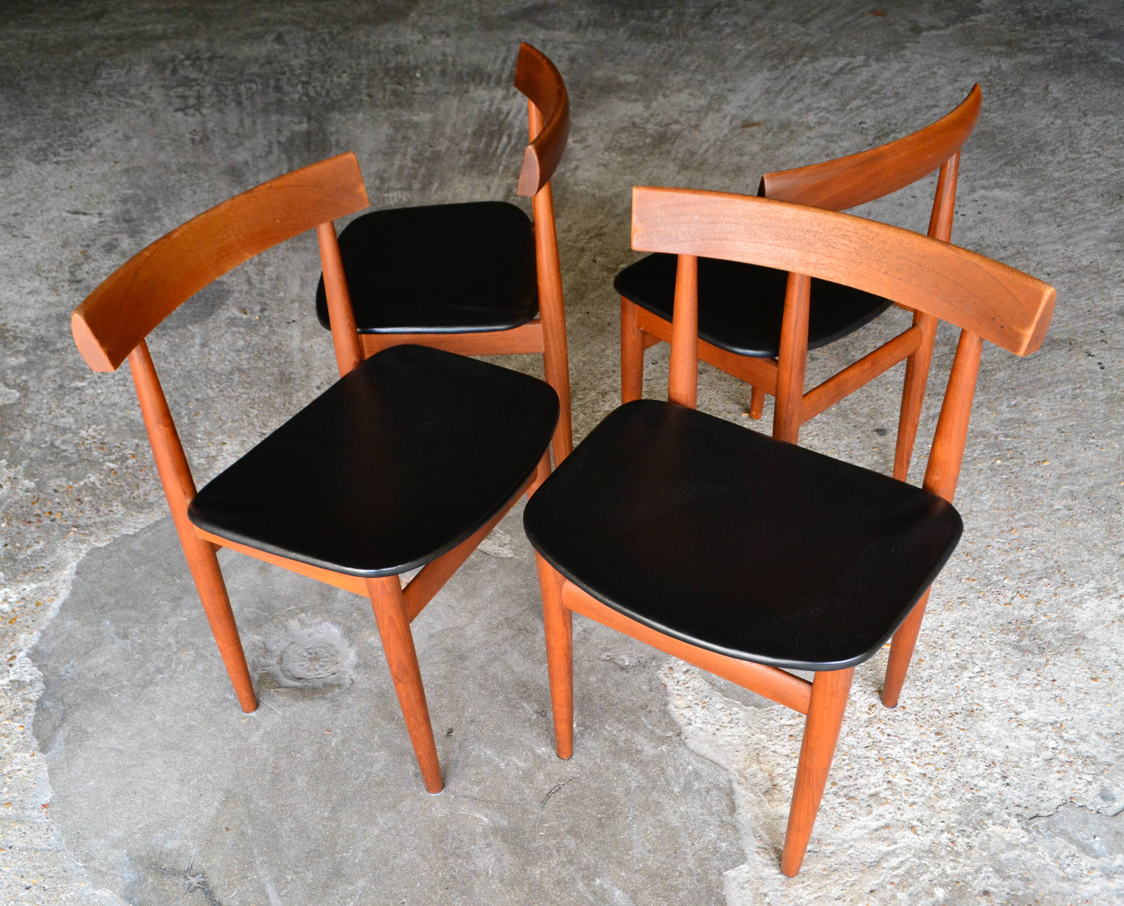 Set of 4 chairs by Hans Olsen for Frem Rojle.