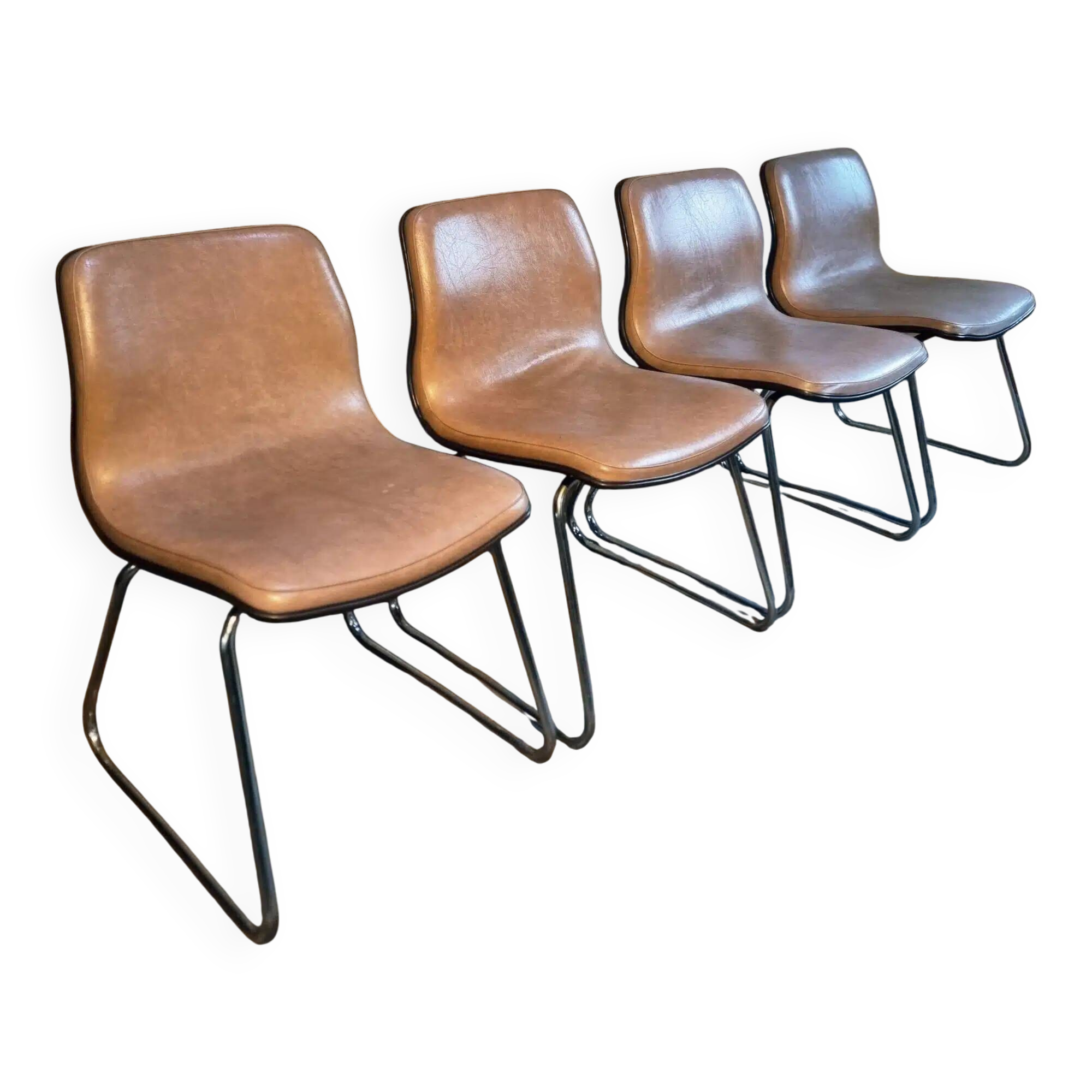Ensemble de quatre chaises vintage françaises à piètement luge en vinyle beige-taupe, 1976