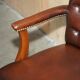 Fauteuil de bureau Gainsborough style George II Chesterfield cuir