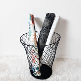 Mesh metal paper basket